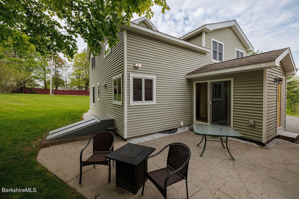 45 State Line Rd, West Stockbridge, Massachusetts image 28