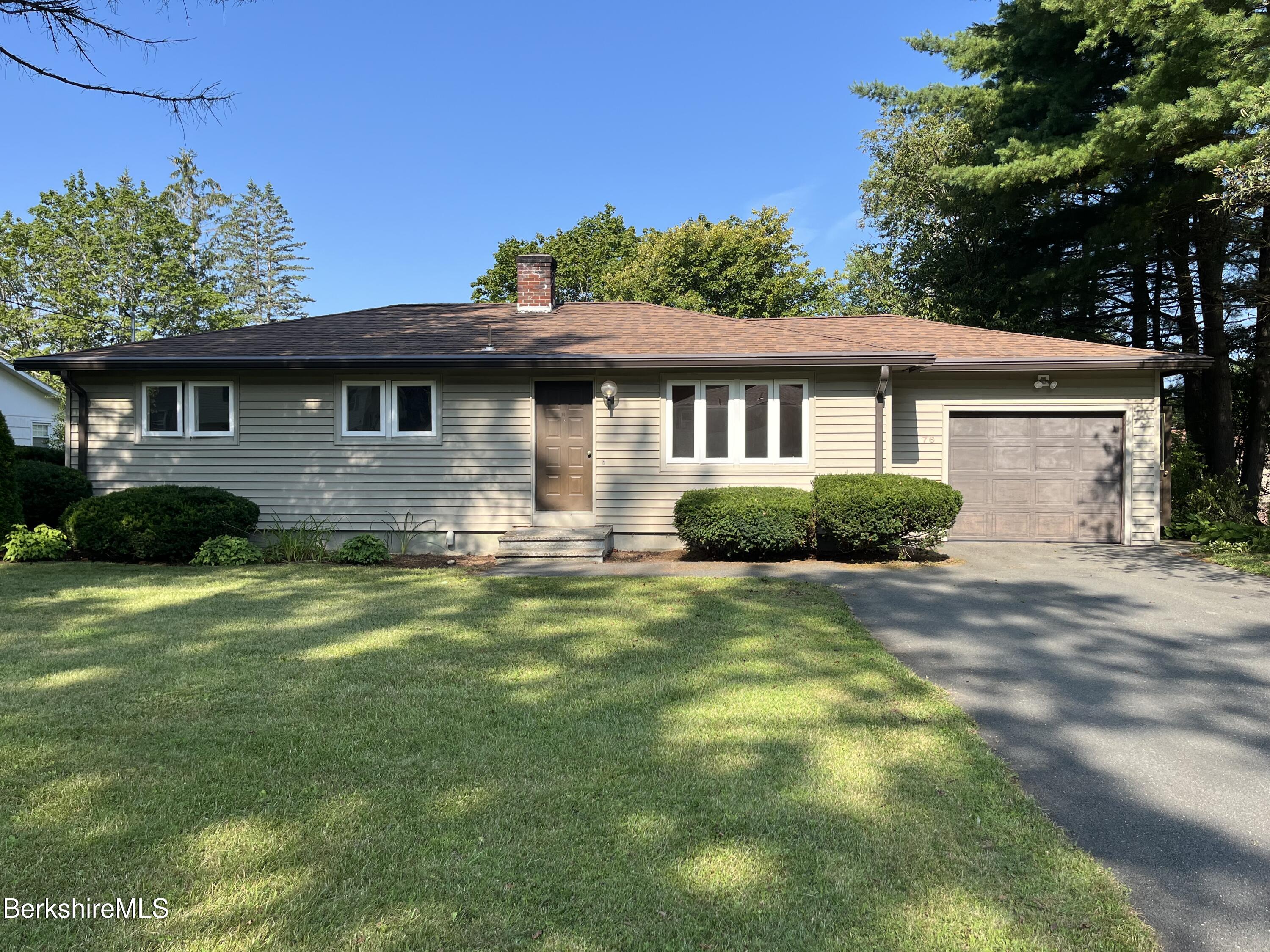 Pittsfield, Massachusetts 01201, United States, 4 Bedrooms Bedrooms, ,2 BathroomsBathrooms,Residential,Active,191155 Pittsfield, Massachusetts 01201, United States, 4 Bedrooms Bedrooms, ,2 BathroomsBathrooms,Residential,Active,191155