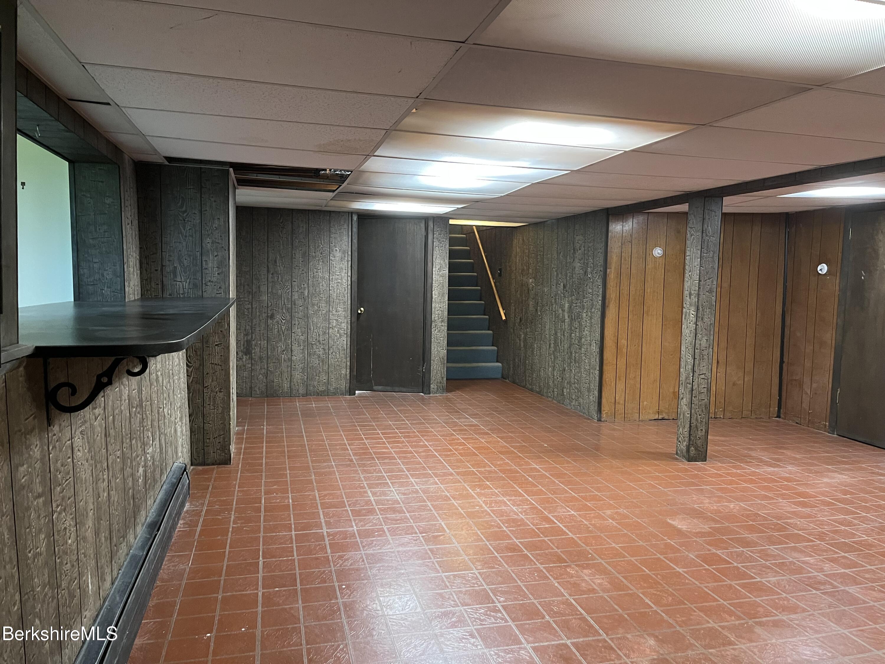 Pittsfield, Massachusetts 01201, United States, 4 Bedrooms Bedrooms, ,2 BathroomsBathrooms,Residential,Active,191155