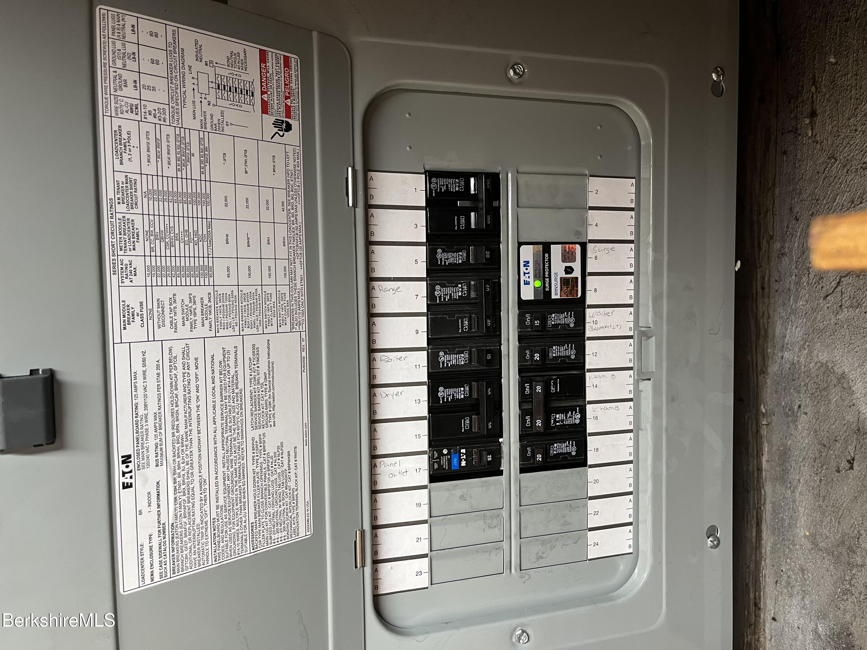 Pittsfield, Massachusetts 01201, United States, 4 Bedrooms Bedrooms, ,2 BathroomsBathrooms,Residential,Active,191155