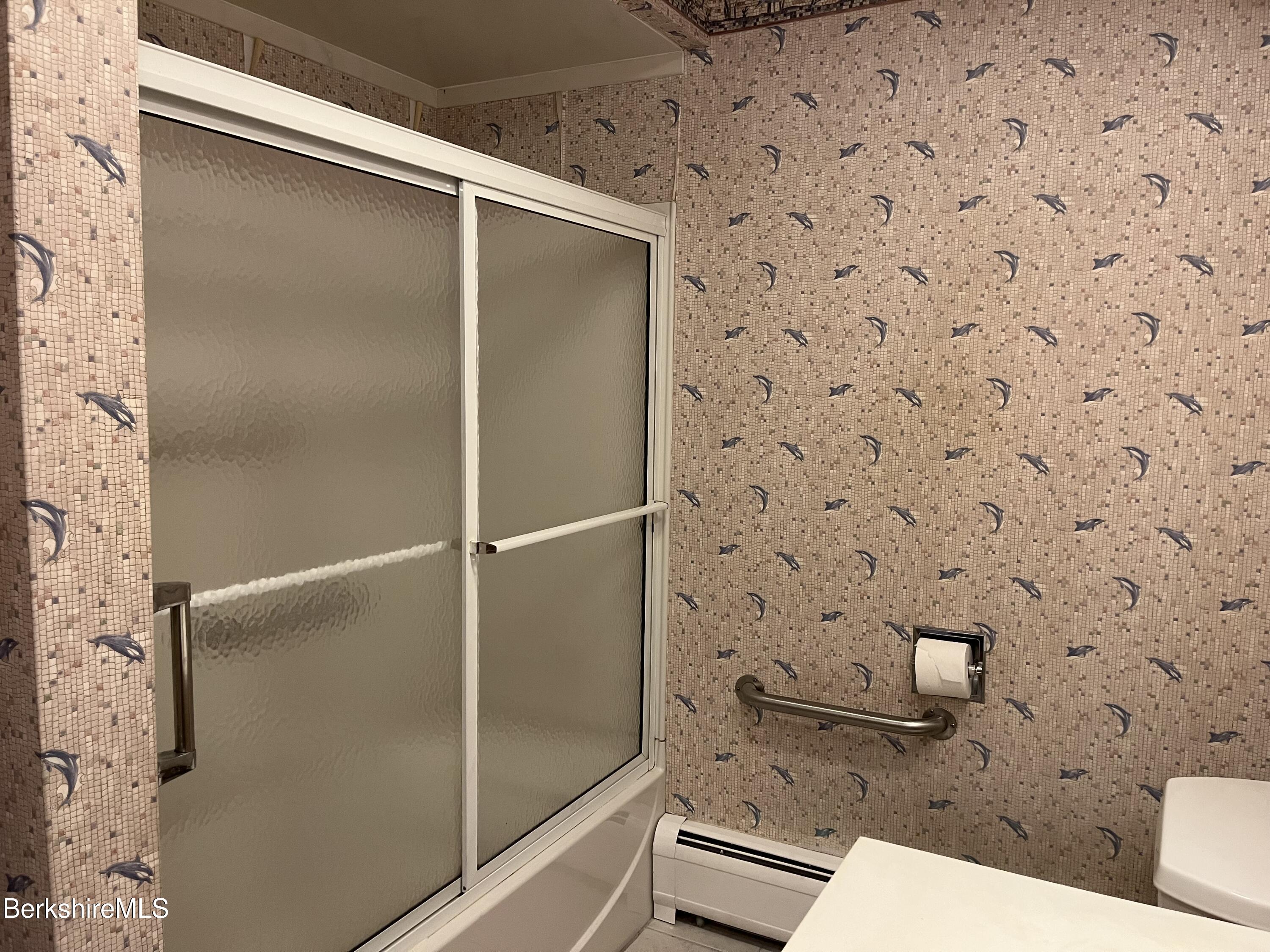 Pittsfield, Massachusetts 01201, United States, 4 Bedrooms Bedrooms, ,2 BathroomsBathrooms,Residential,Active,191155