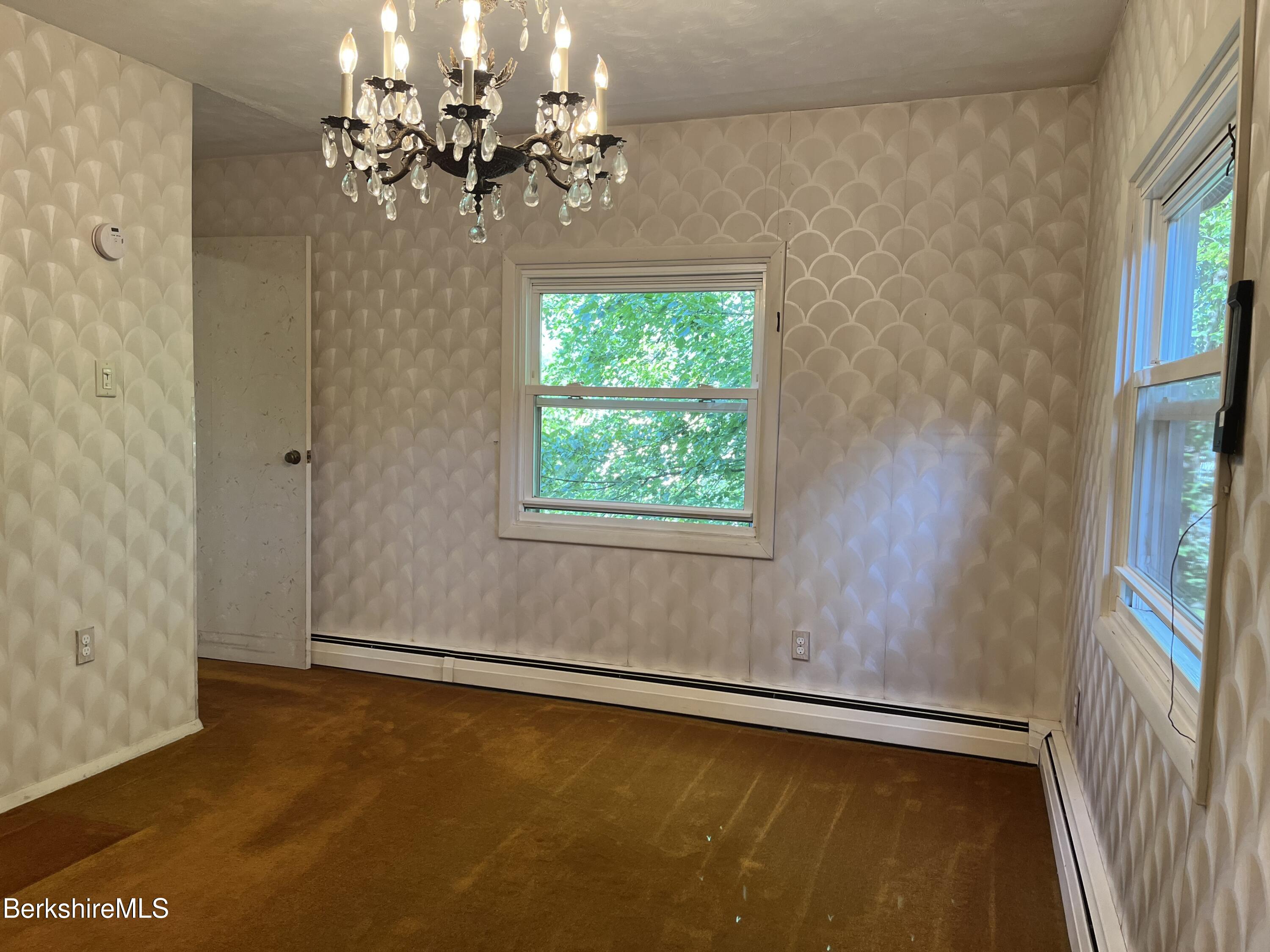 Pittsfield, Massachusetts 01201, United States, 4 Bedrooms Bedrooms, ,2 BathroomsBathrooms,Residential,Active,191155