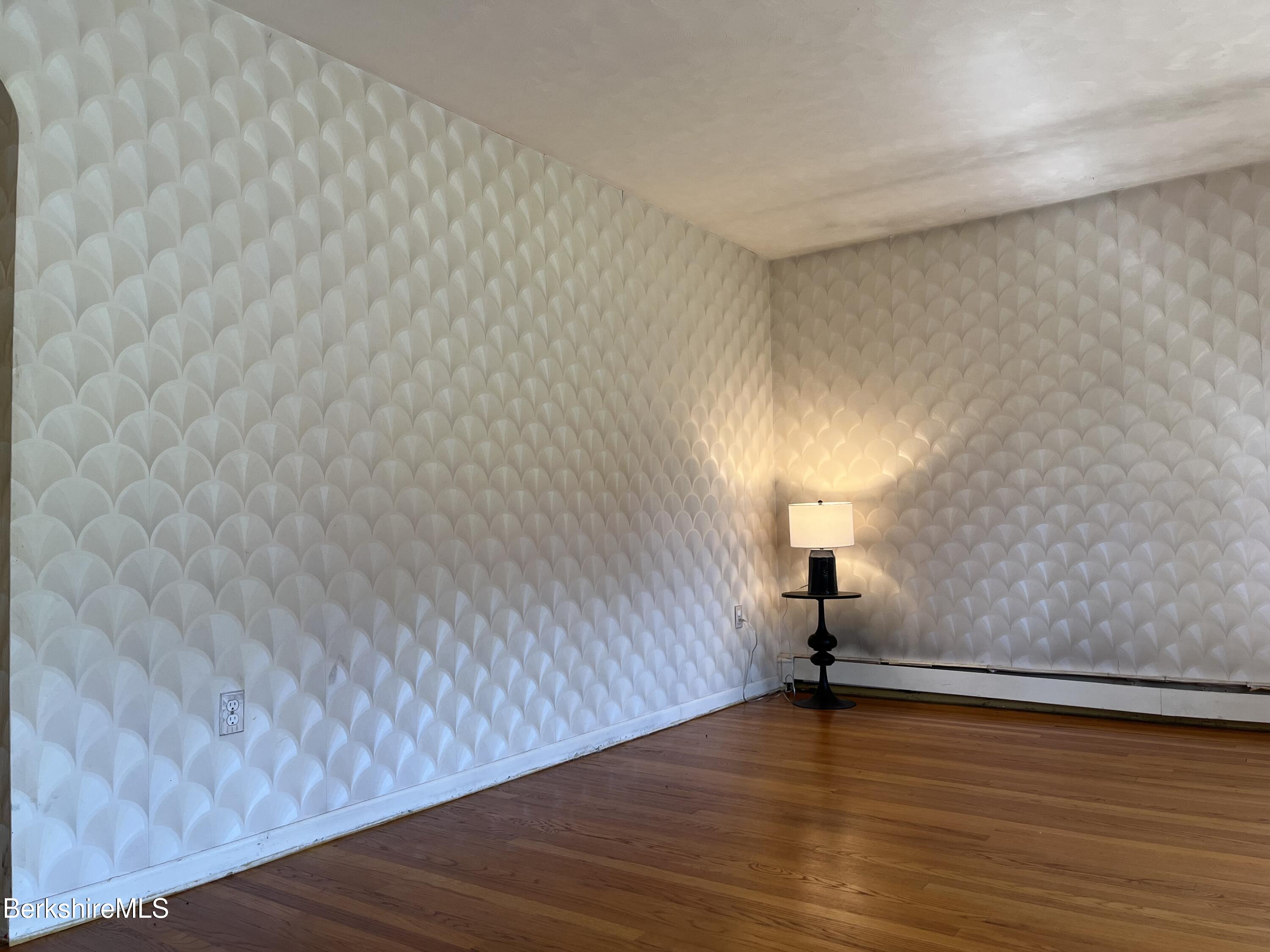 Pittsfield, Massachusetts 01201, United States, 4 Bedrooms Bedrooms, ,2 BathroomsBathrooms,Residential,Active,191155