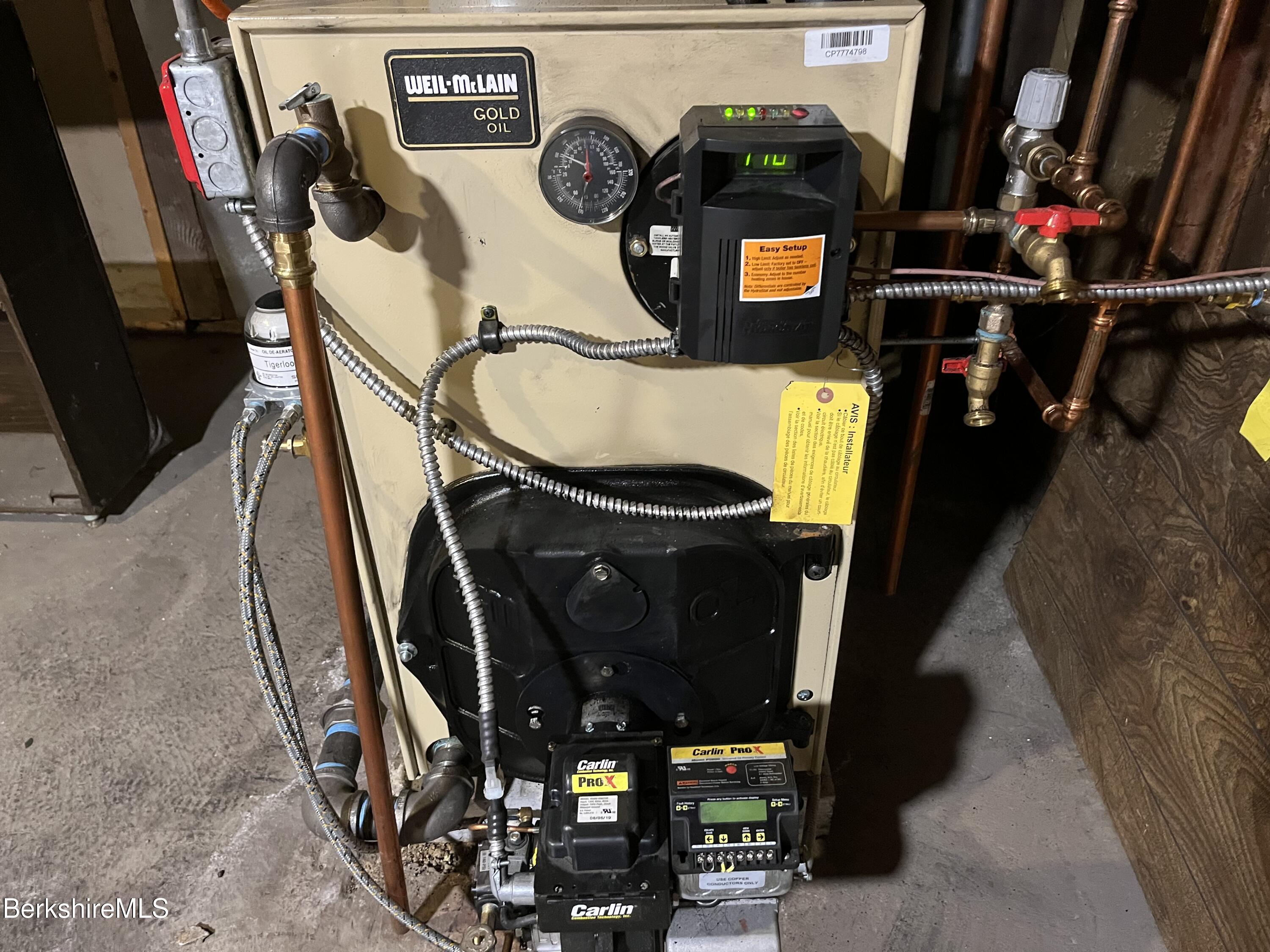 Pittsfield, Massachusetts 01201, United States, 4 Bedrooms Bedrooms, ,2 BathroomsBathrooms,Residential,Active,191155