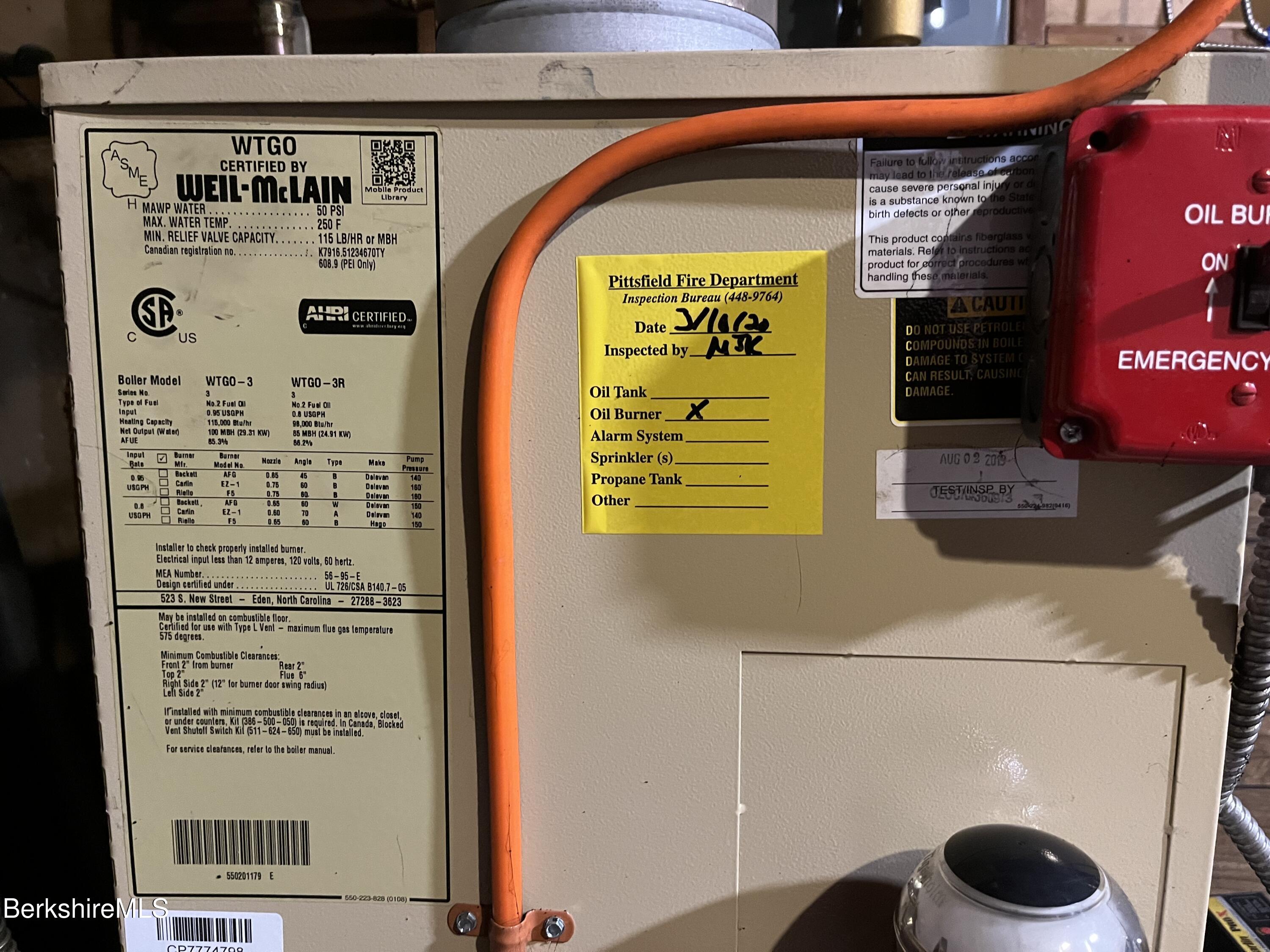 Pittsfield, Massachusetts 01201, United States, 4 Bedrooms Bedrooms, ,2 BathroomsBathrooms,Residential,Active,191155