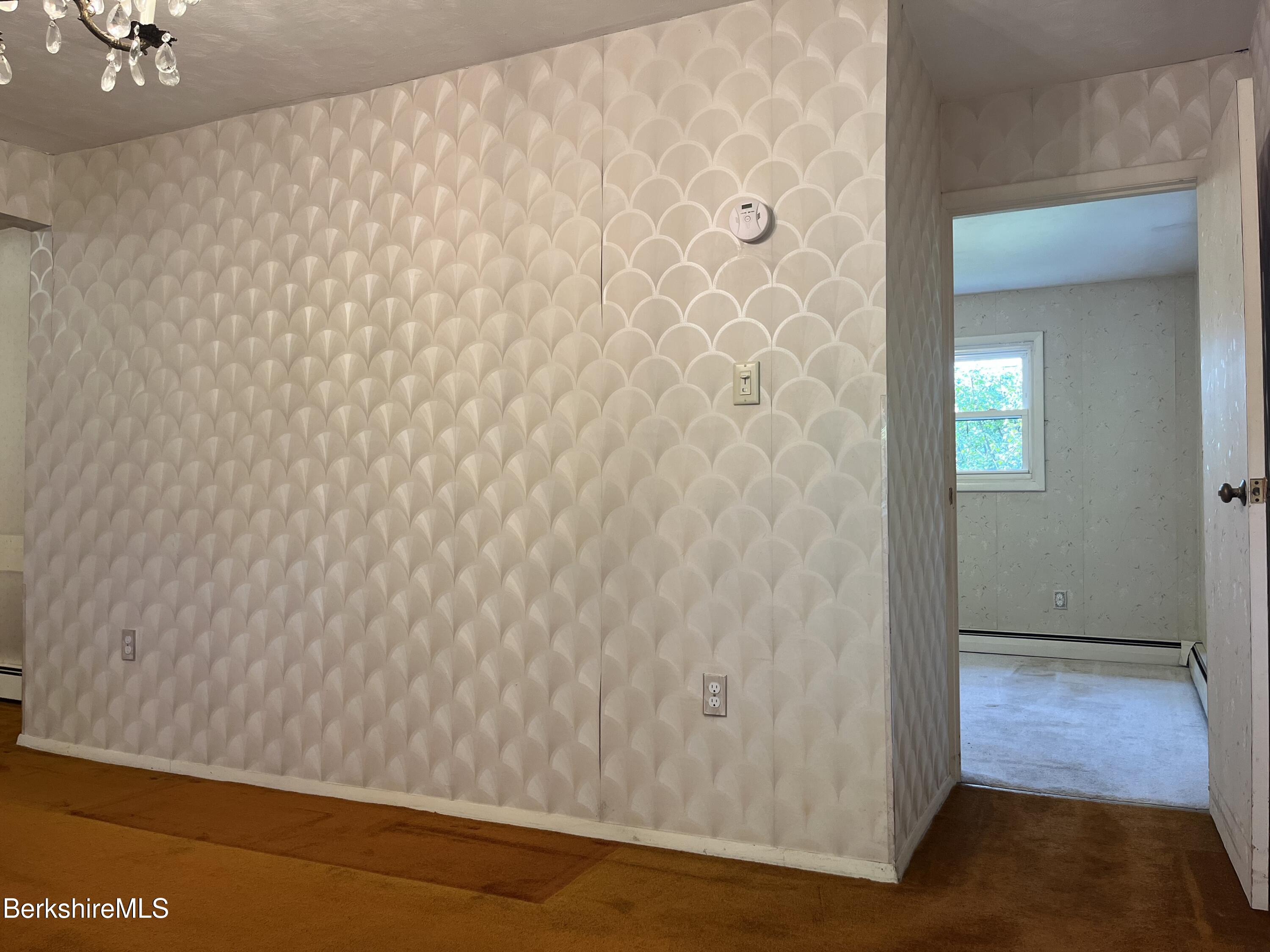 Pittsfield, Massachusetts 01201, United States, 4 Bedrooms Bedrooms, ,2 BathroomsBathrooms,Residential,Active,191155