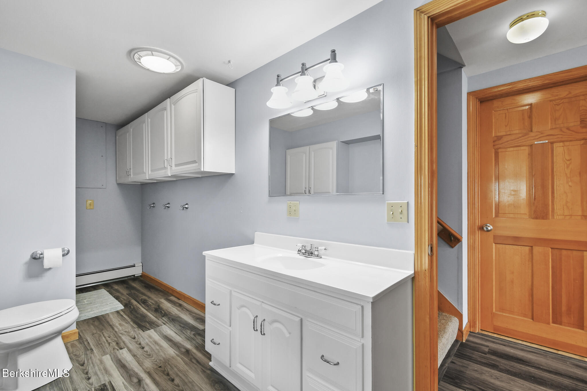 10 Katherine St, Lanesborough, Massachusetts image 32
