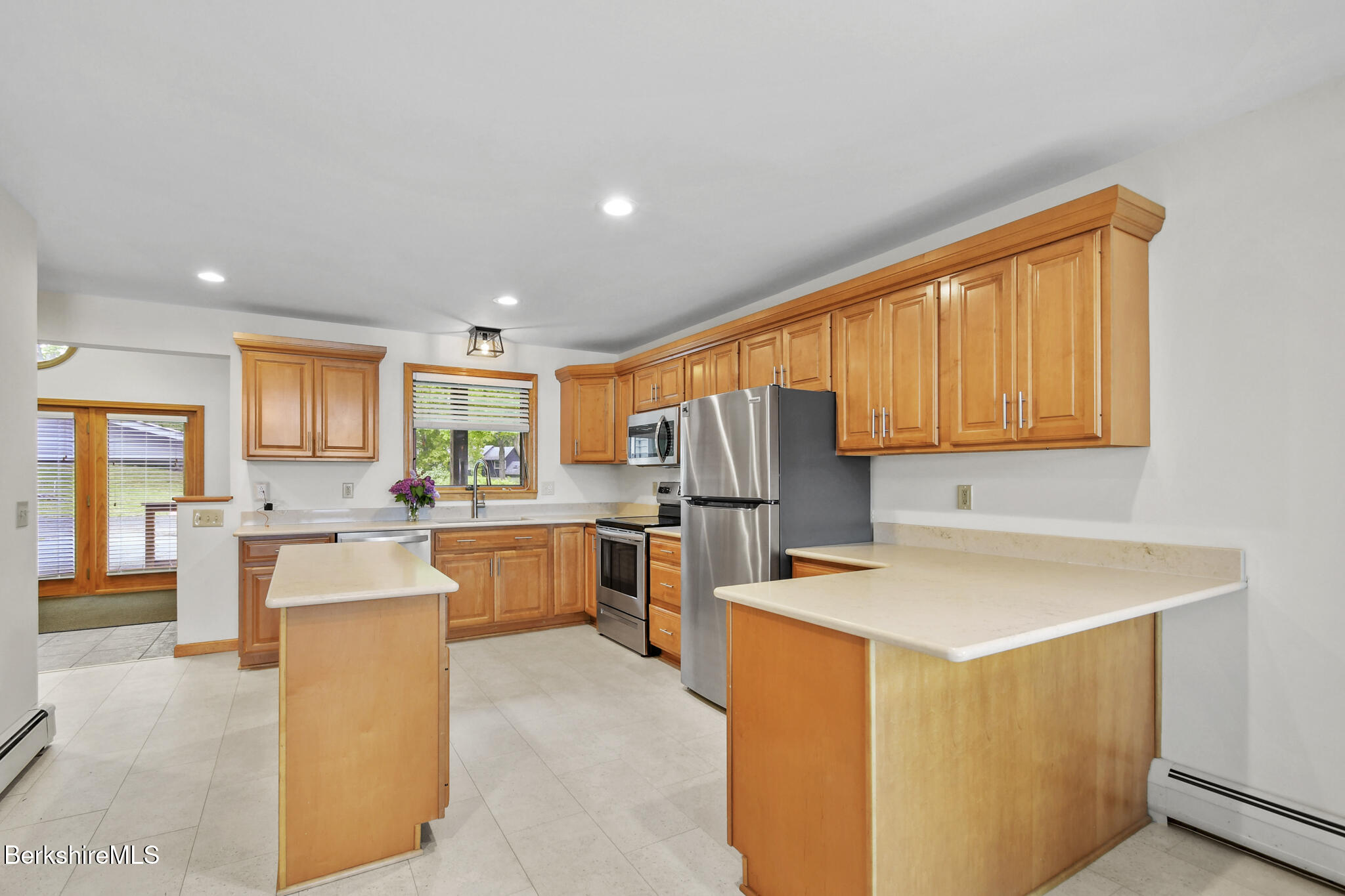 10 Katherine St, Lanesborough, Massachusetts image 15