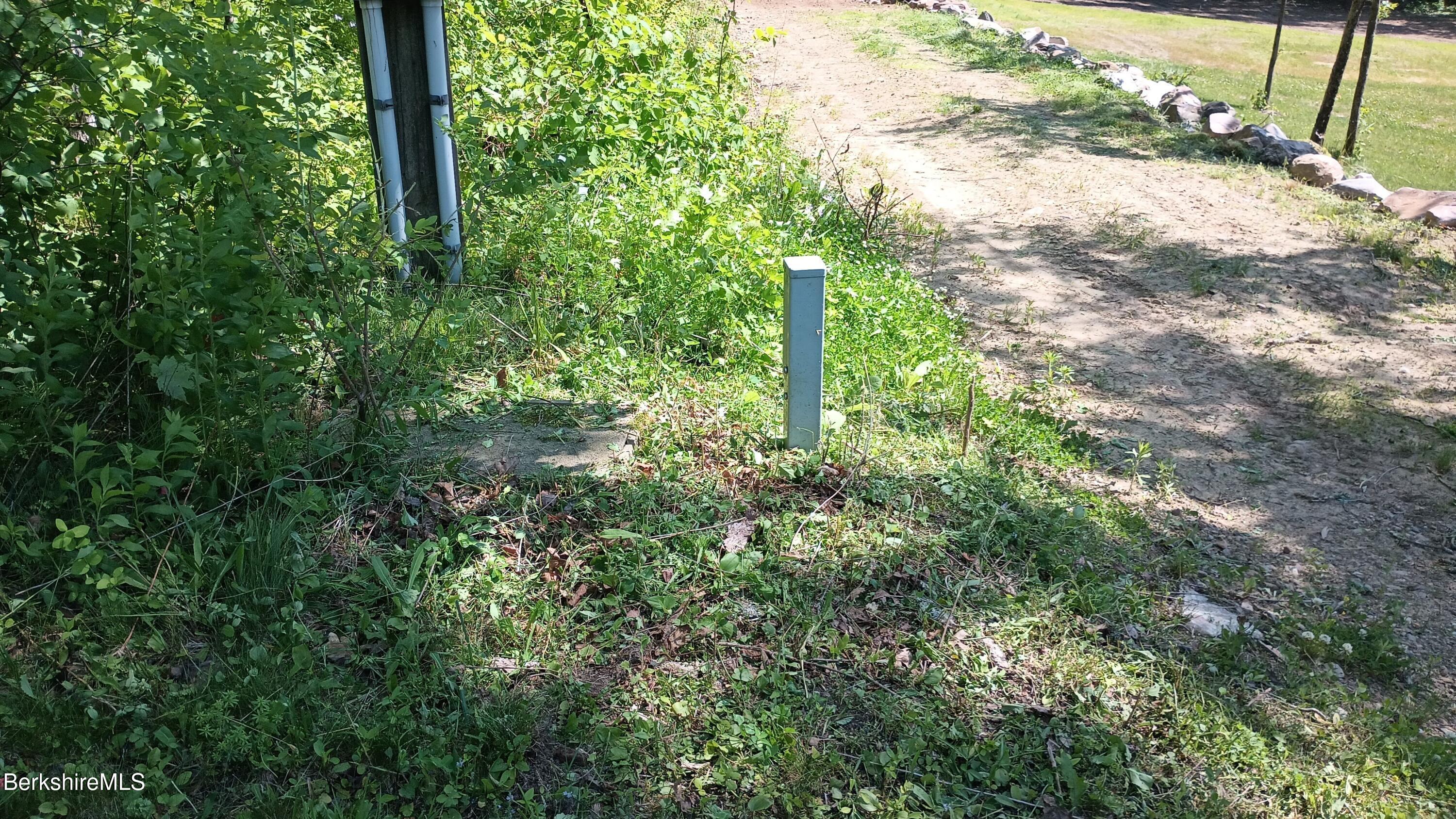 Bunce Rd, Sheffield, Massachusetts image 9