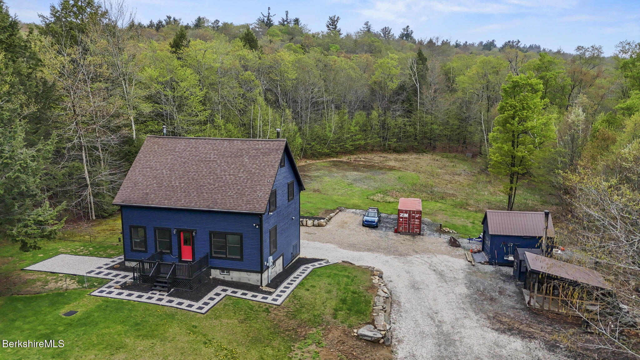 179 Hopkins Ln, Becket, Massachusetts image 2