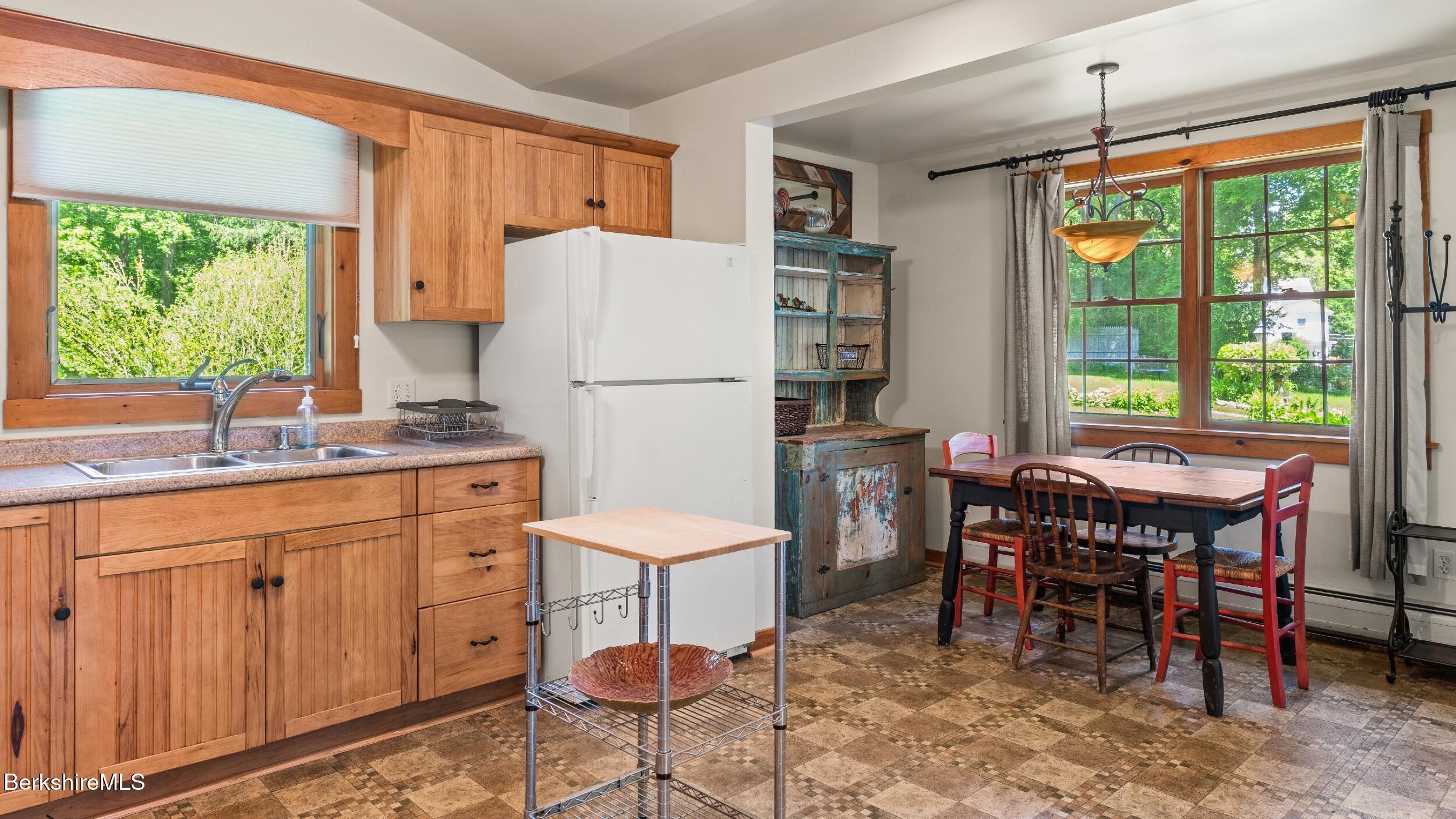204 Cottage St, Great Barrington, Massachusetts image 31
