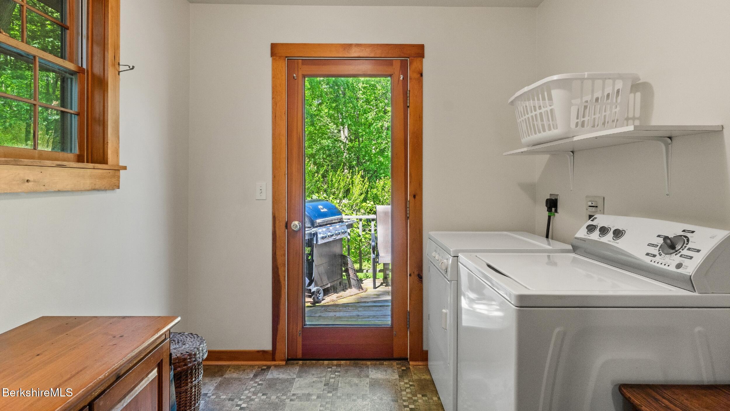 204 Cottage St, Great Barrington, Massachusetts image 32