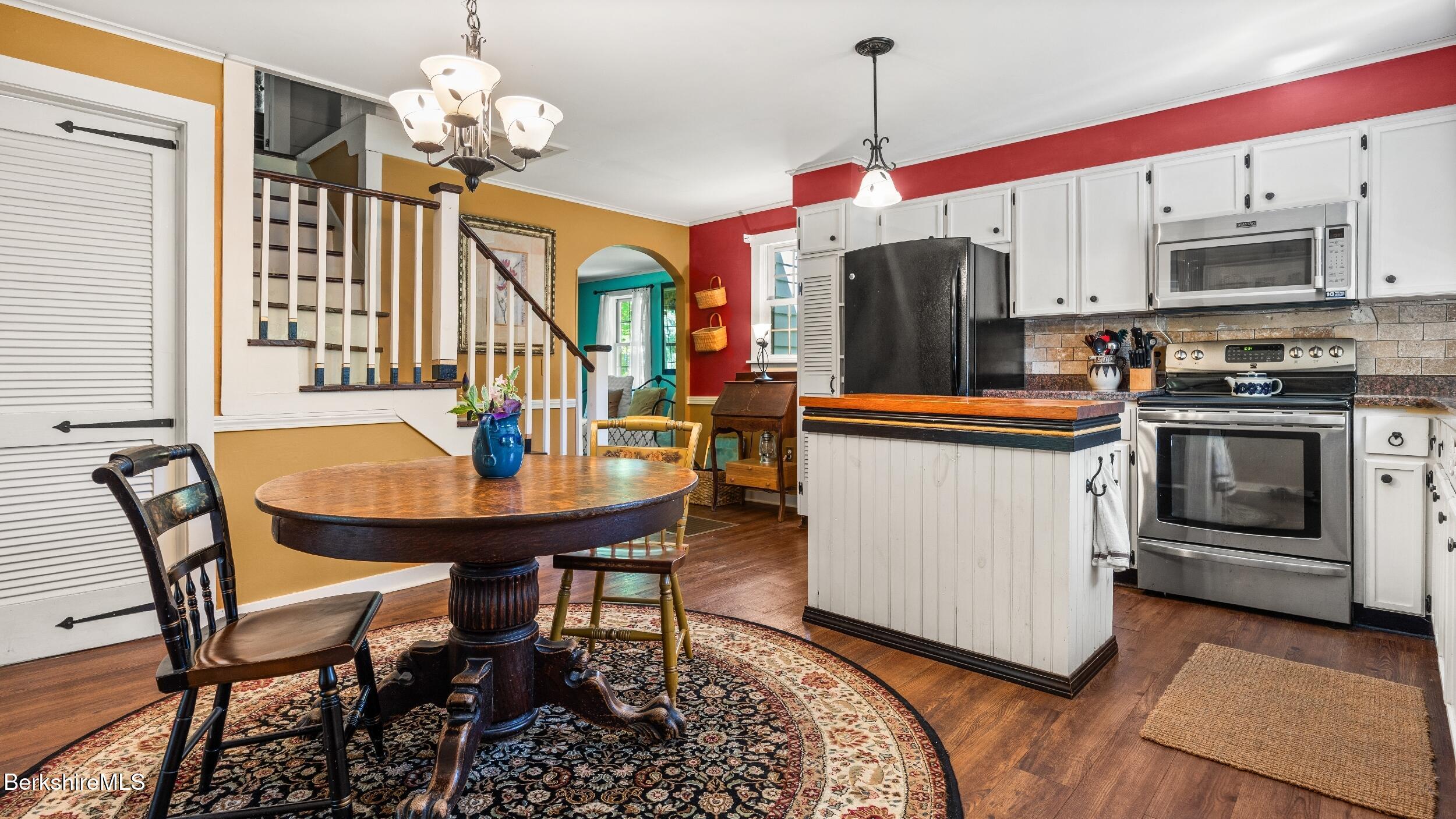 204 Cottage St, Great Barrington, Massachusetts image 6