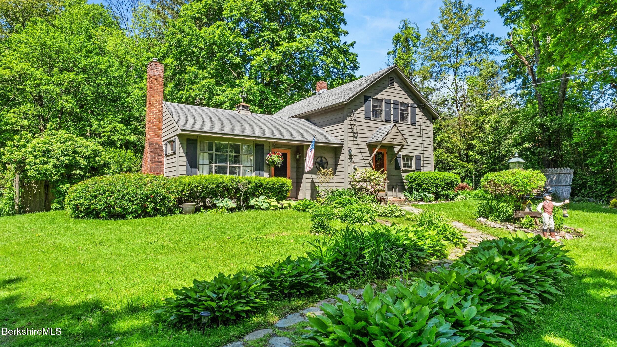 204 Cottage St, Great Barrington, Massachusetts image 27