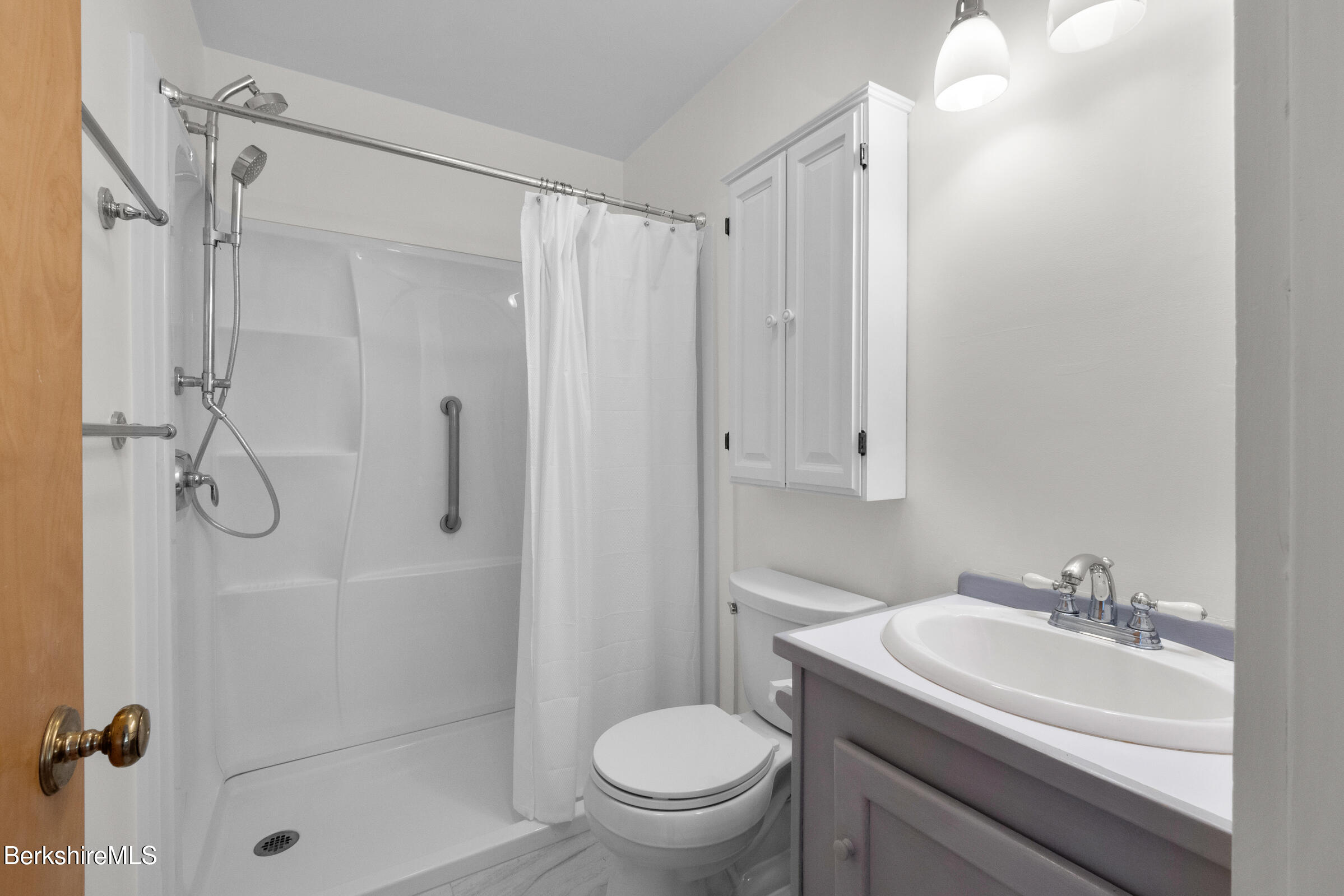 16 Forest Row, Great Barrington, Massachusetts image 22