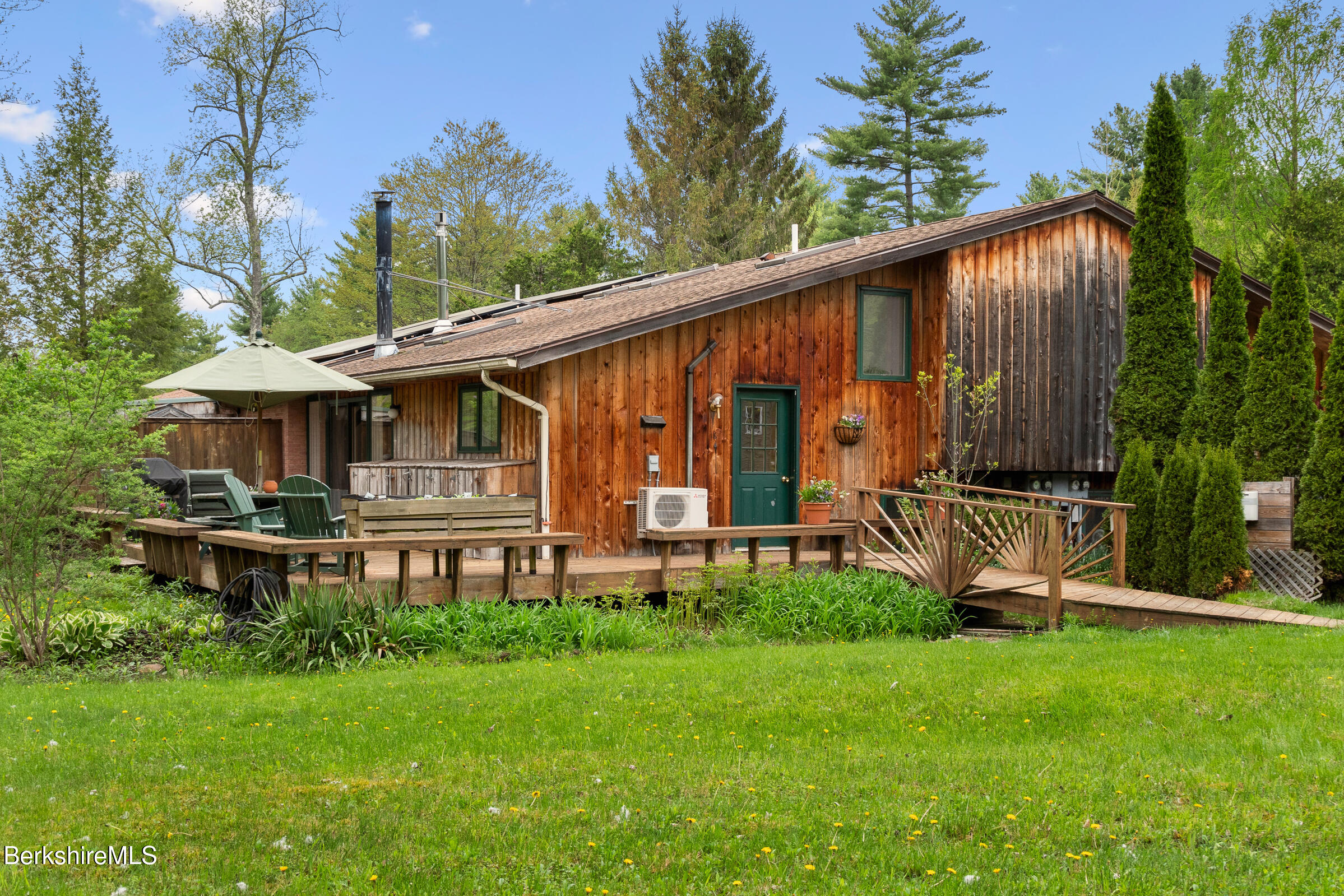 16 Forest Row, Great Barrington, Massachusetts image 1