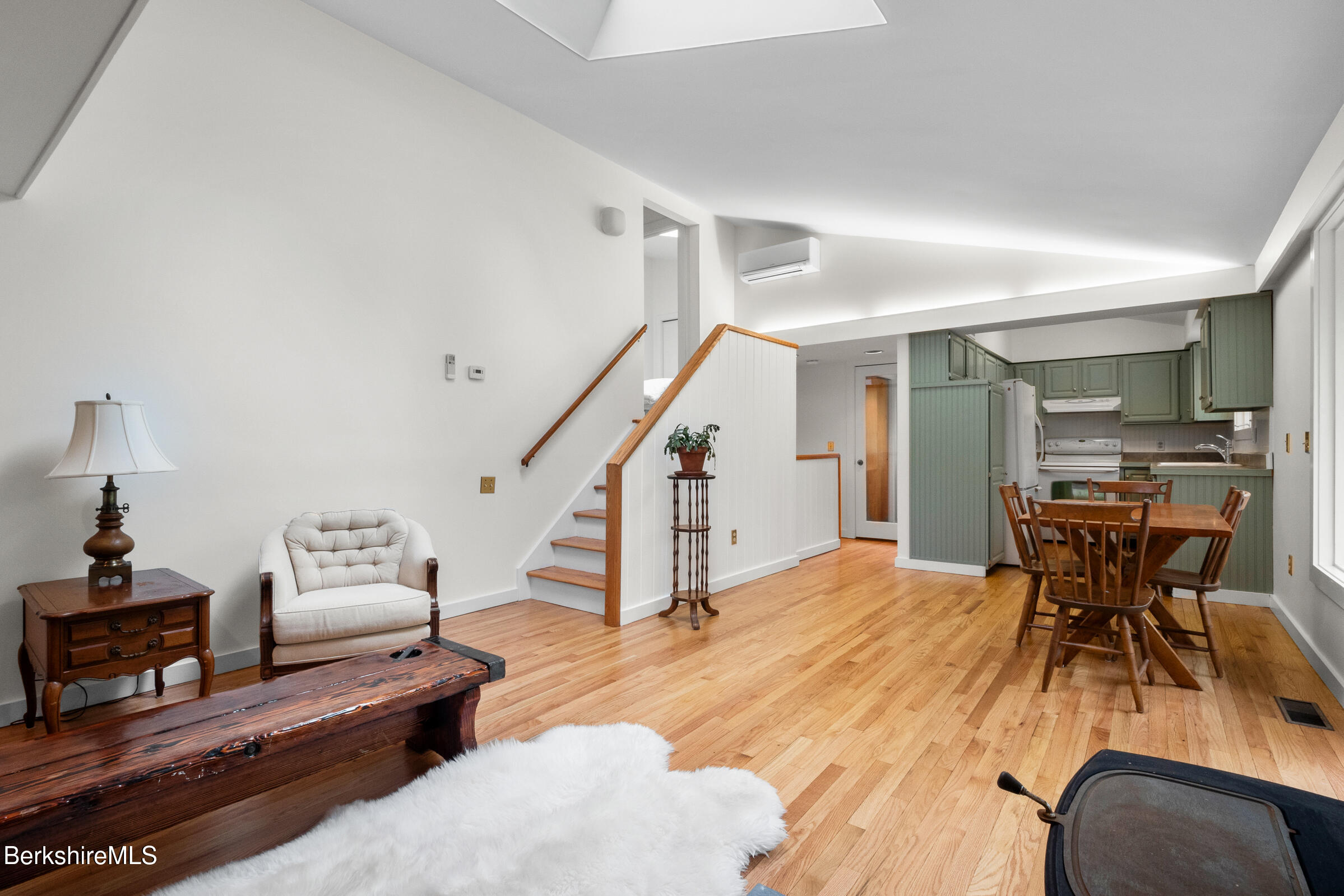 16 Forest Row, Great Barrington, Massachusetts image 12