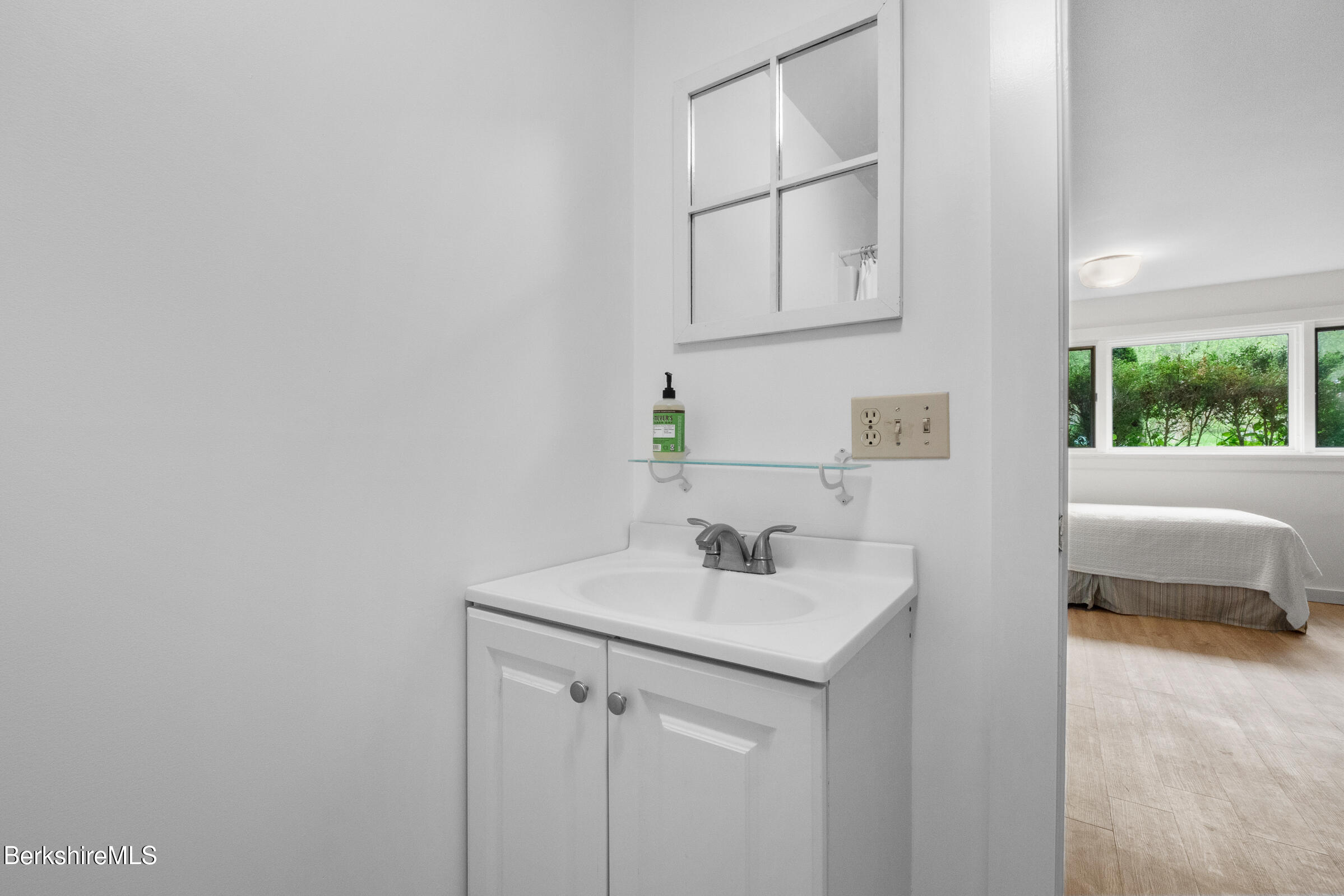 16 Forest Row, Great Barrington, Massachusetts image 26