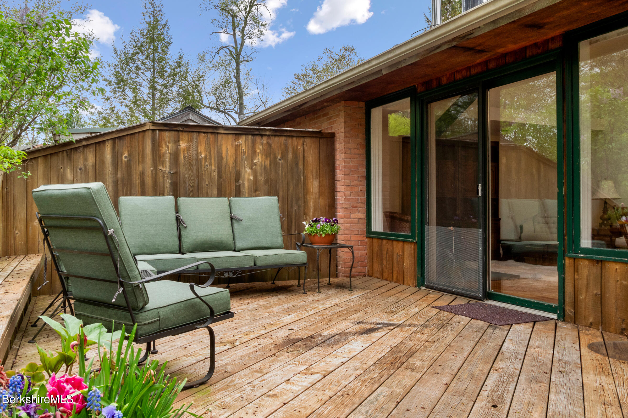 16 Forest Row, Great Barrington, Massachusetts image 9