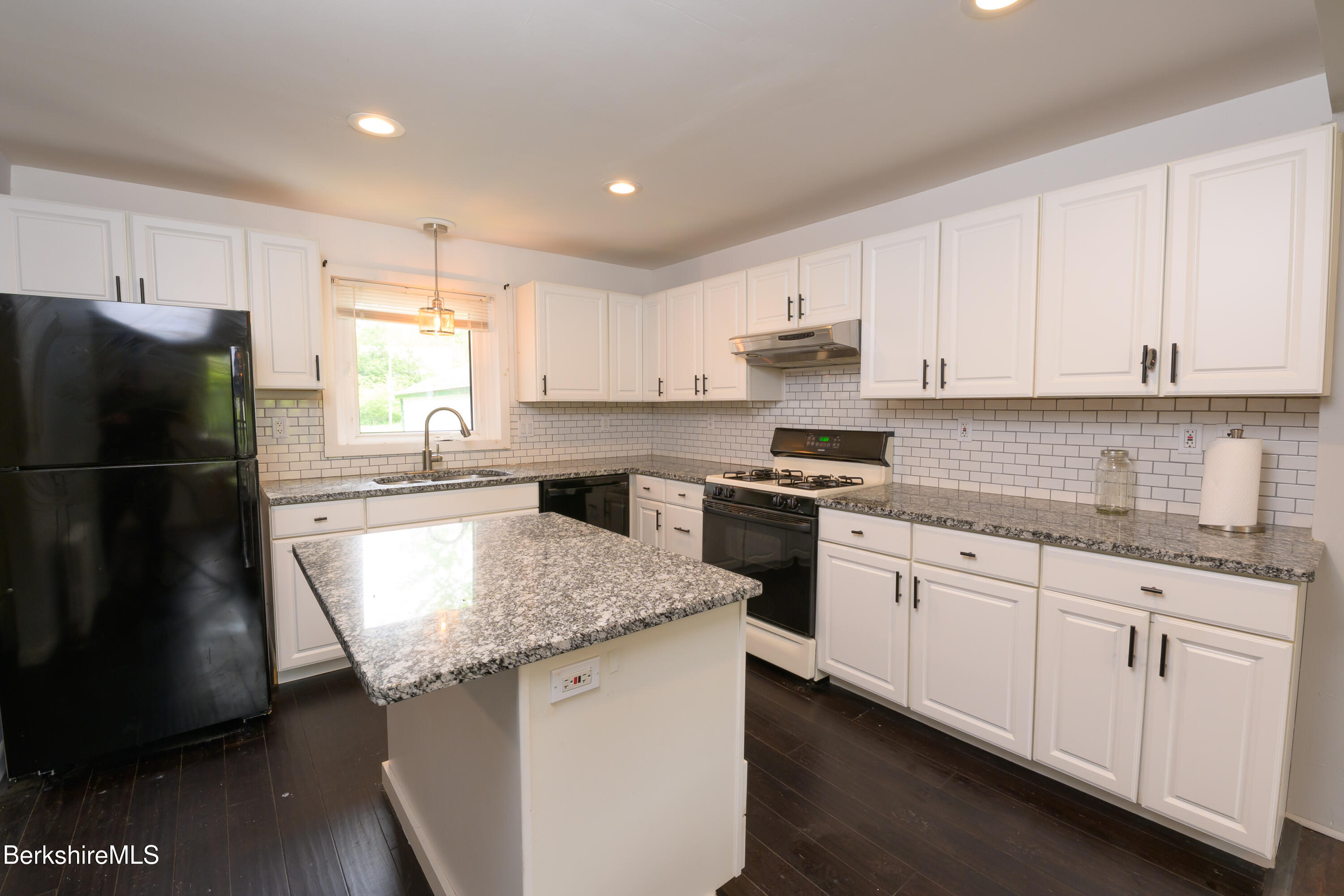 800 Simonds Rd, Williamstown, Massachusetts image 20