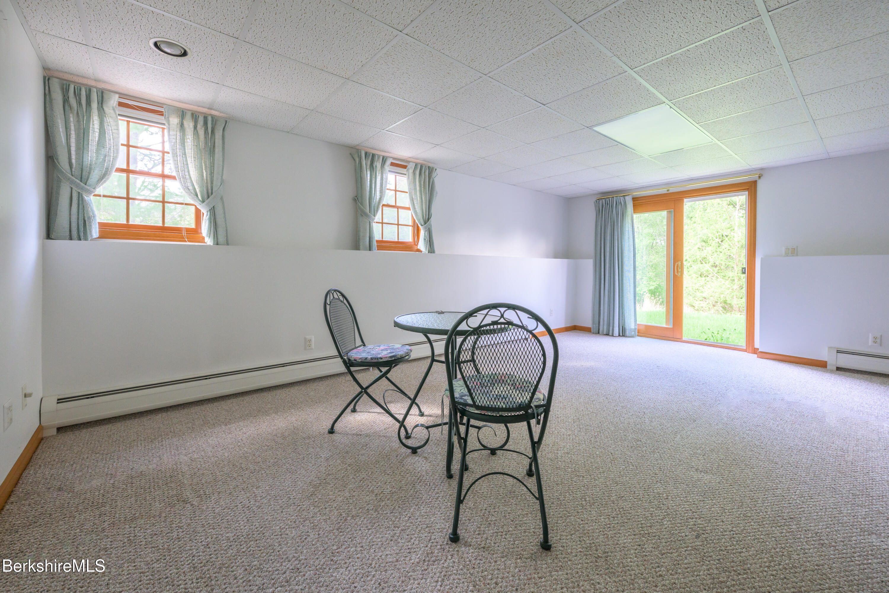 90 Mandalay Rd, Lee, Massachusetts image 25