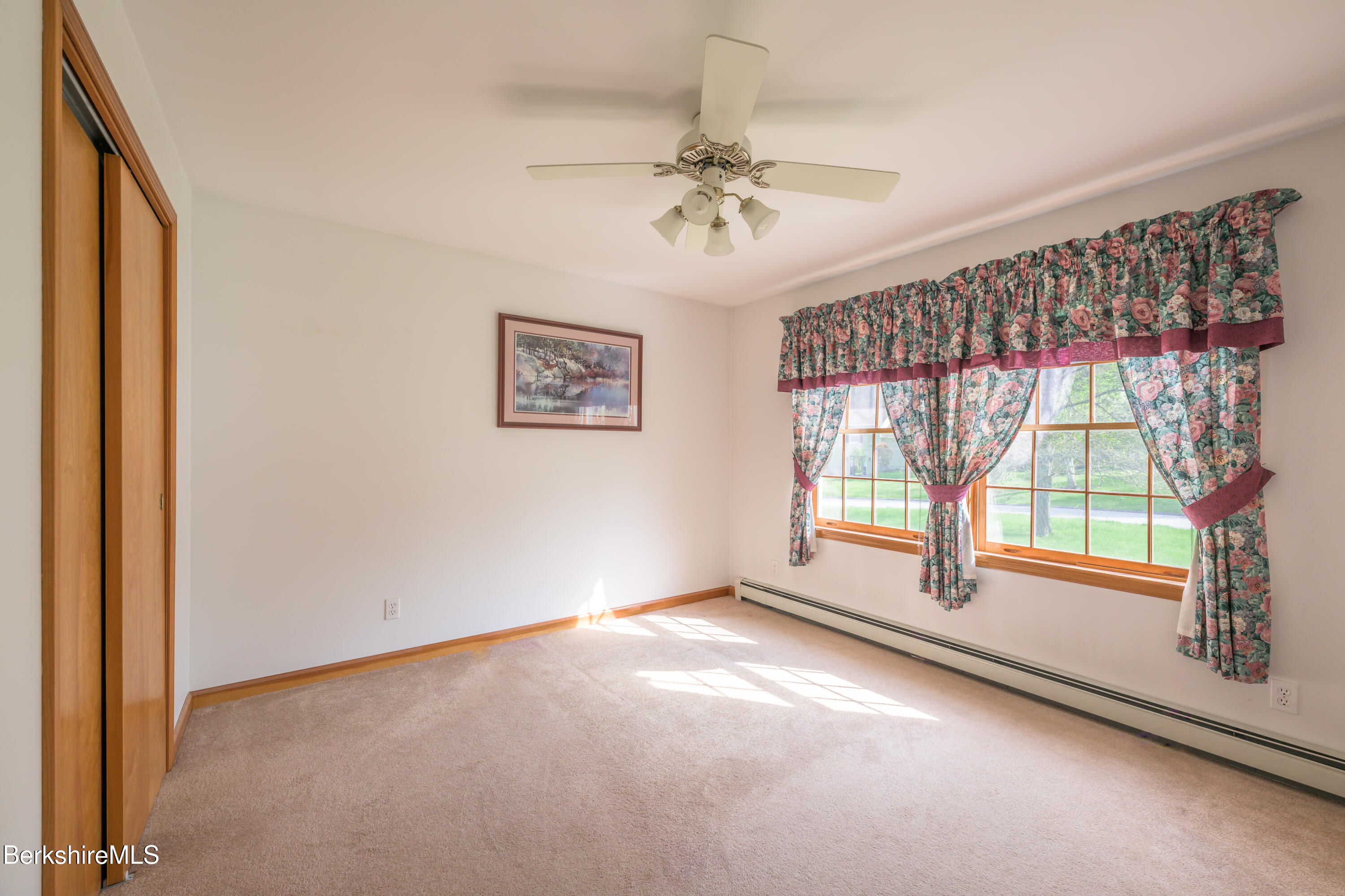90 Mandalay Rd, Lee, Massachusetts image 18
