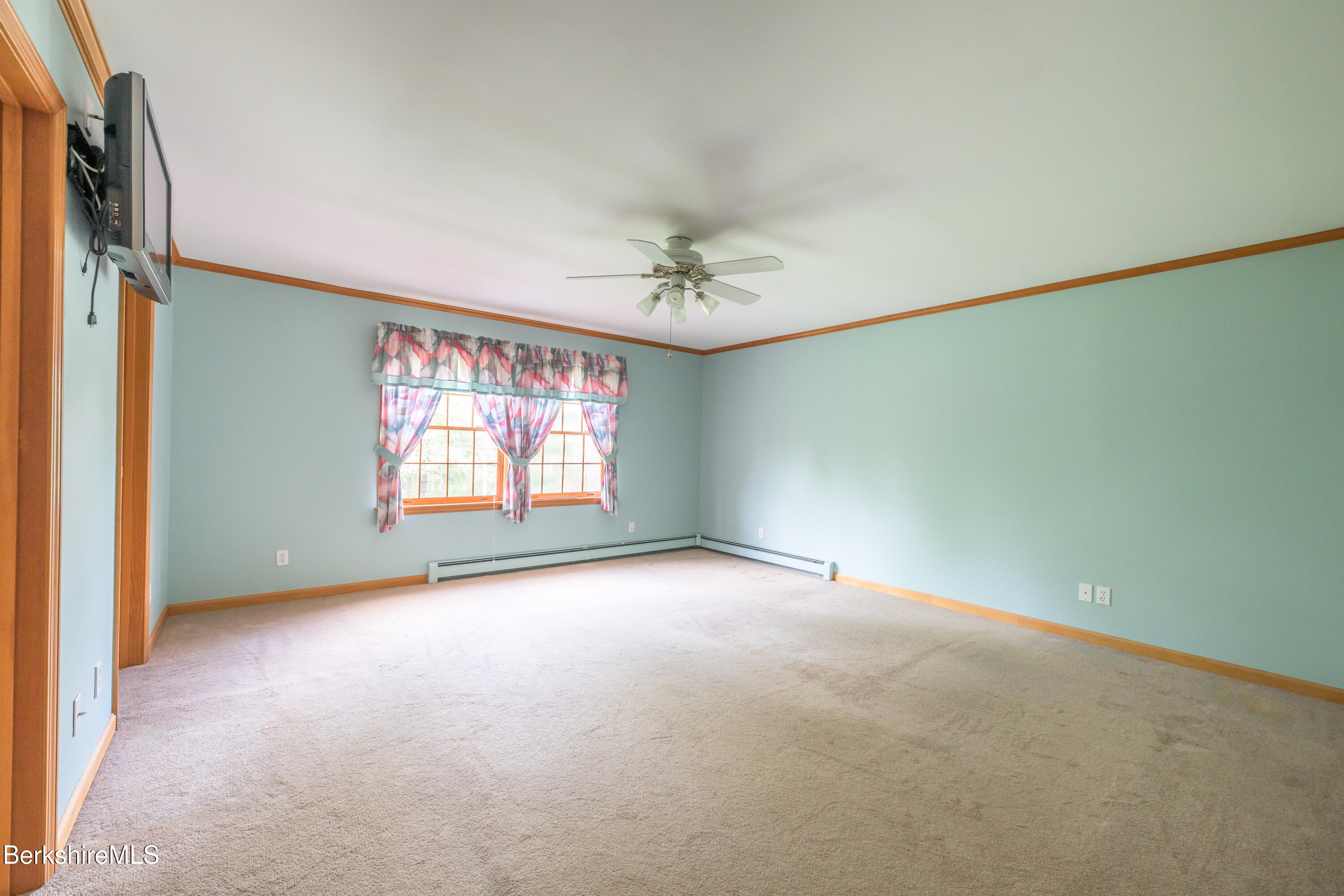 90 Mandalay Rd, Lee, Massachusetts image 15