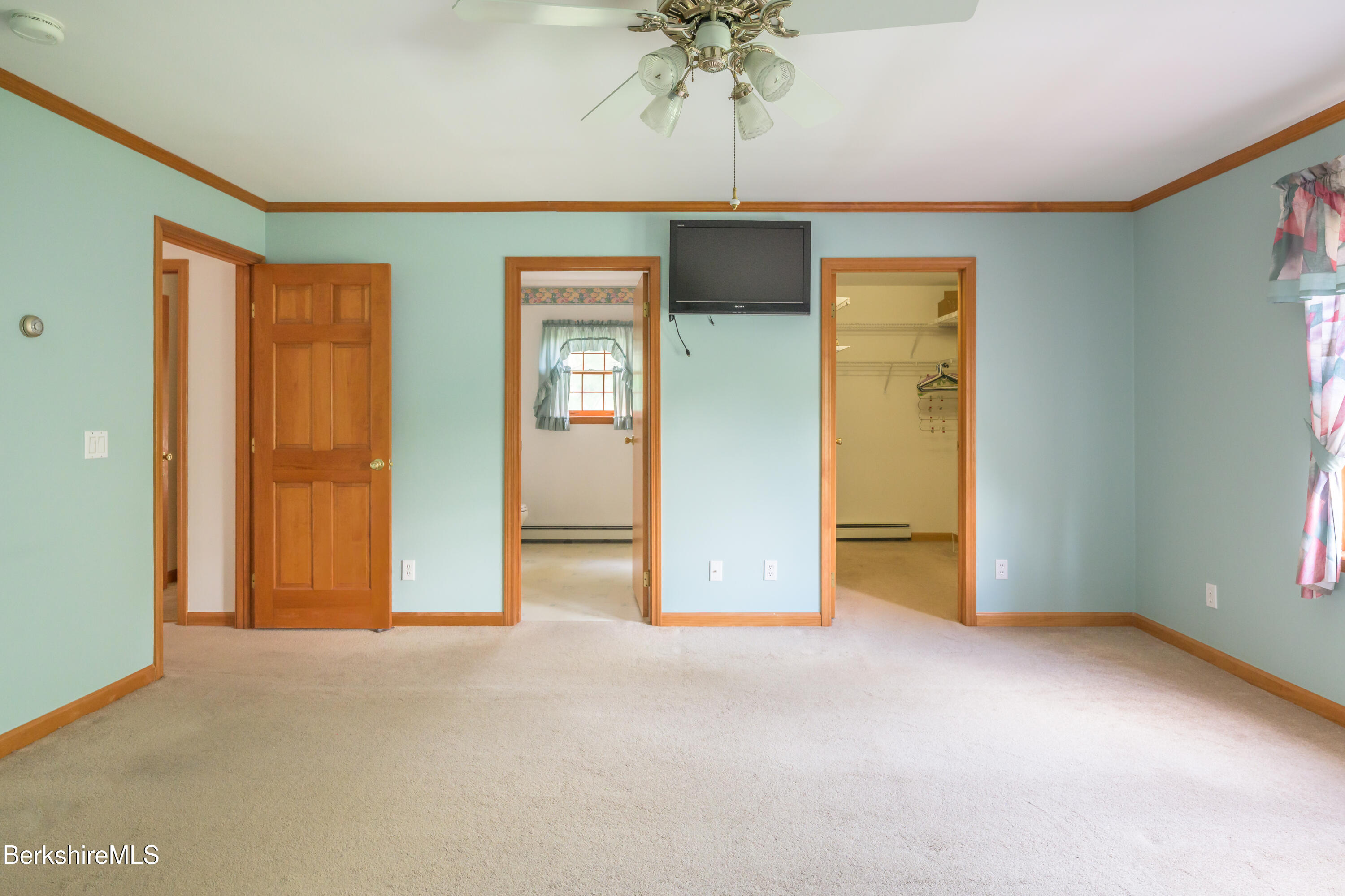 90 Mandalay Rd, Lee, Massachusetts image 16