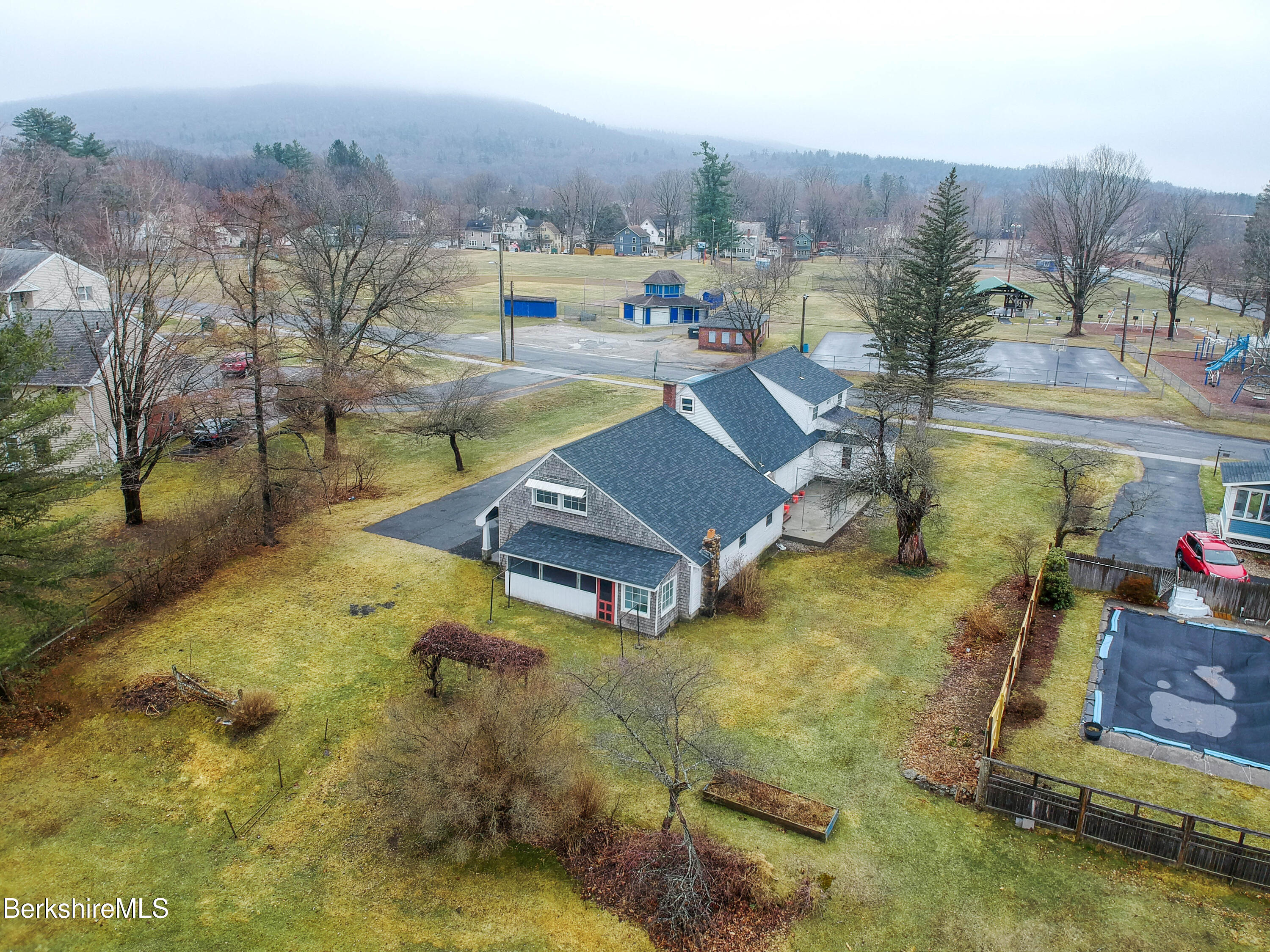 321 High St, Dalton, Massachusetts image 26