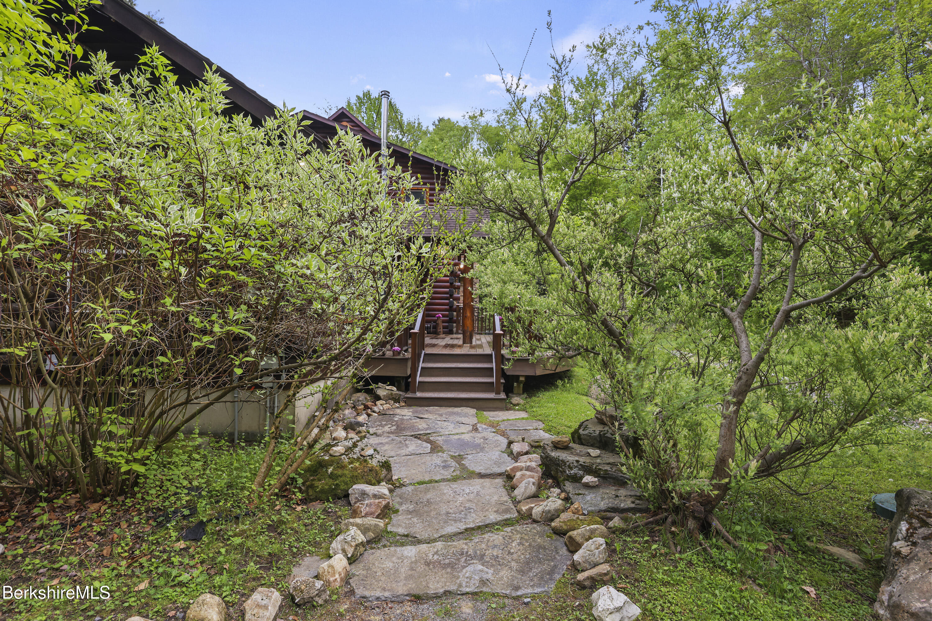 236 Surriner Rd, Becket, Massachusetts image 7