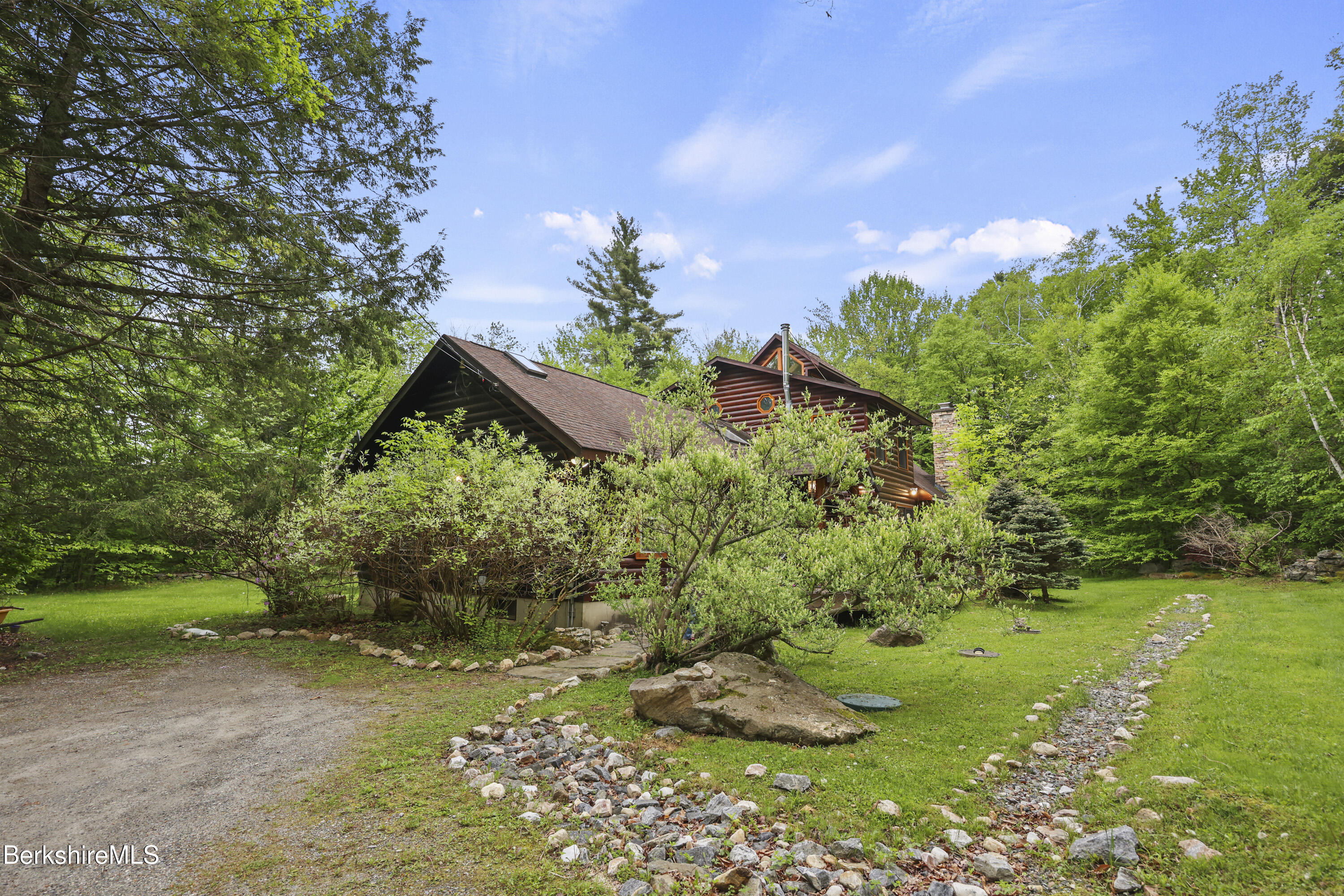 236 Surriner Rd, Becket, Massachusetts image 6