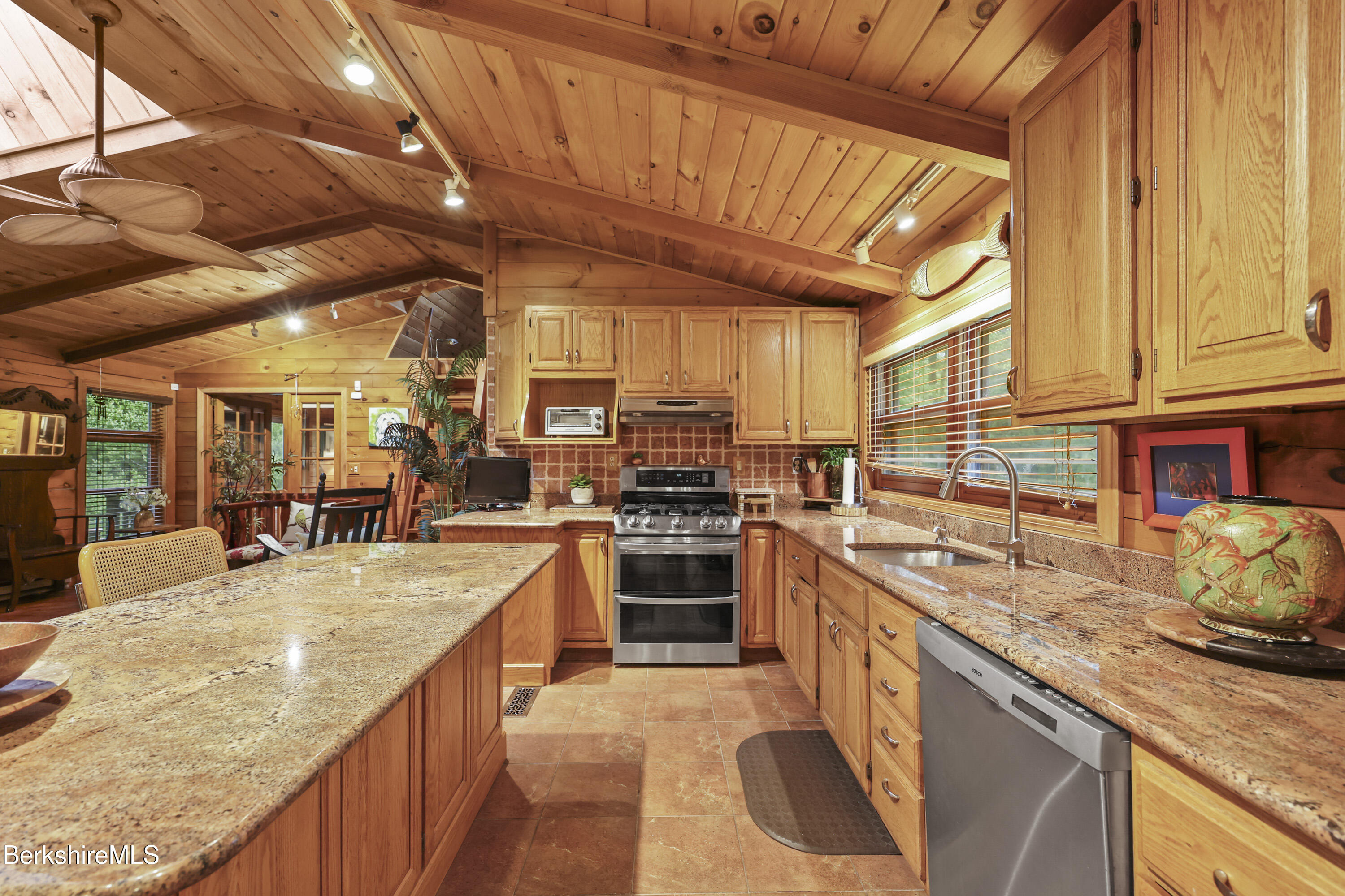 236 Surriner Rd, Becket, Massachusetts image 15