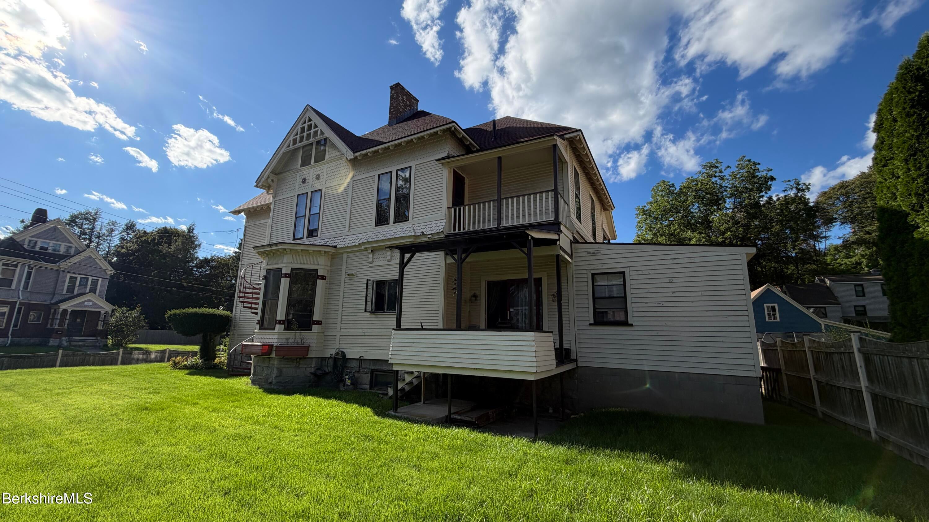 242 Church St