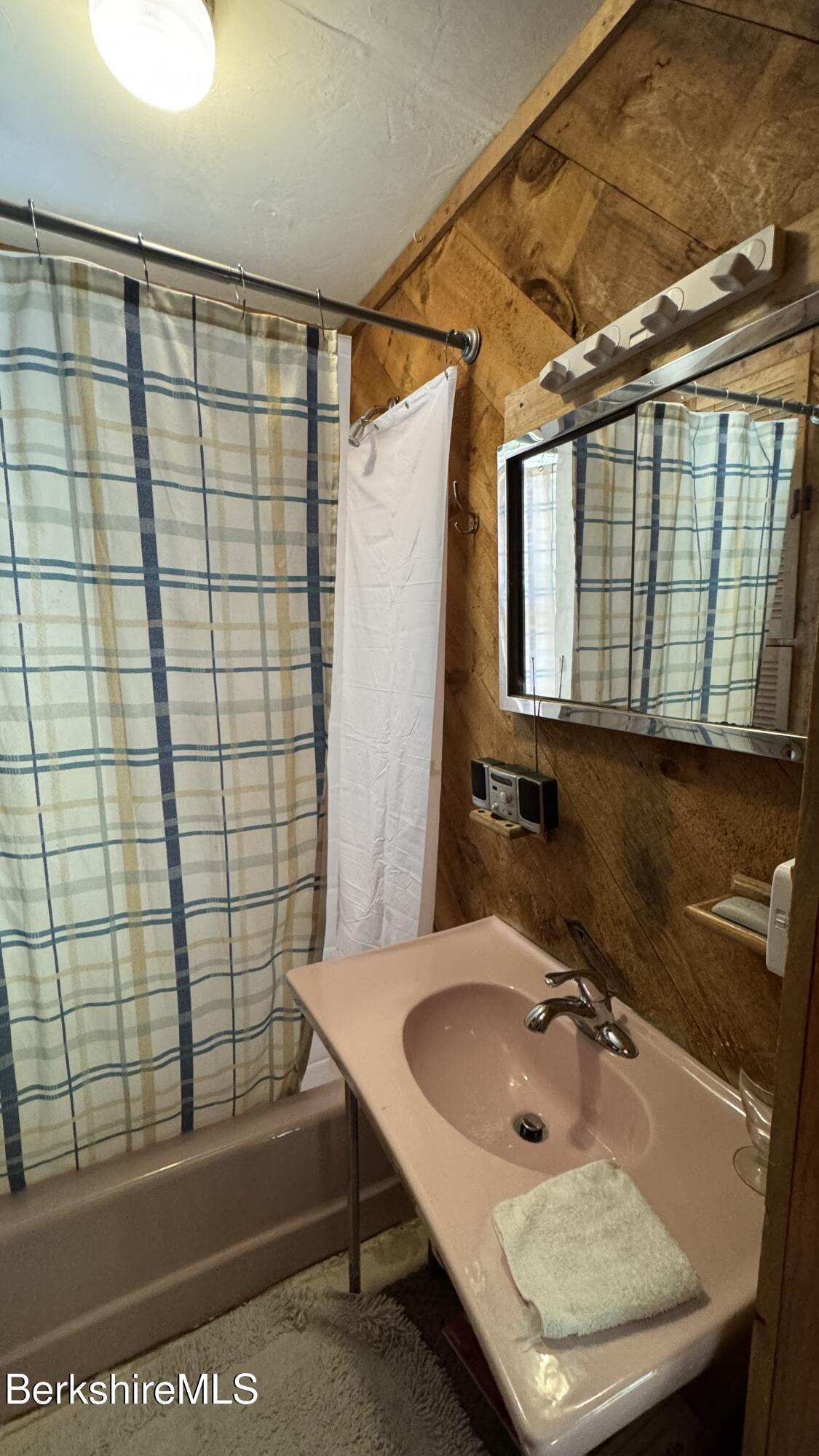 8 Richview Ave, North Adams, Massachusetts image 15