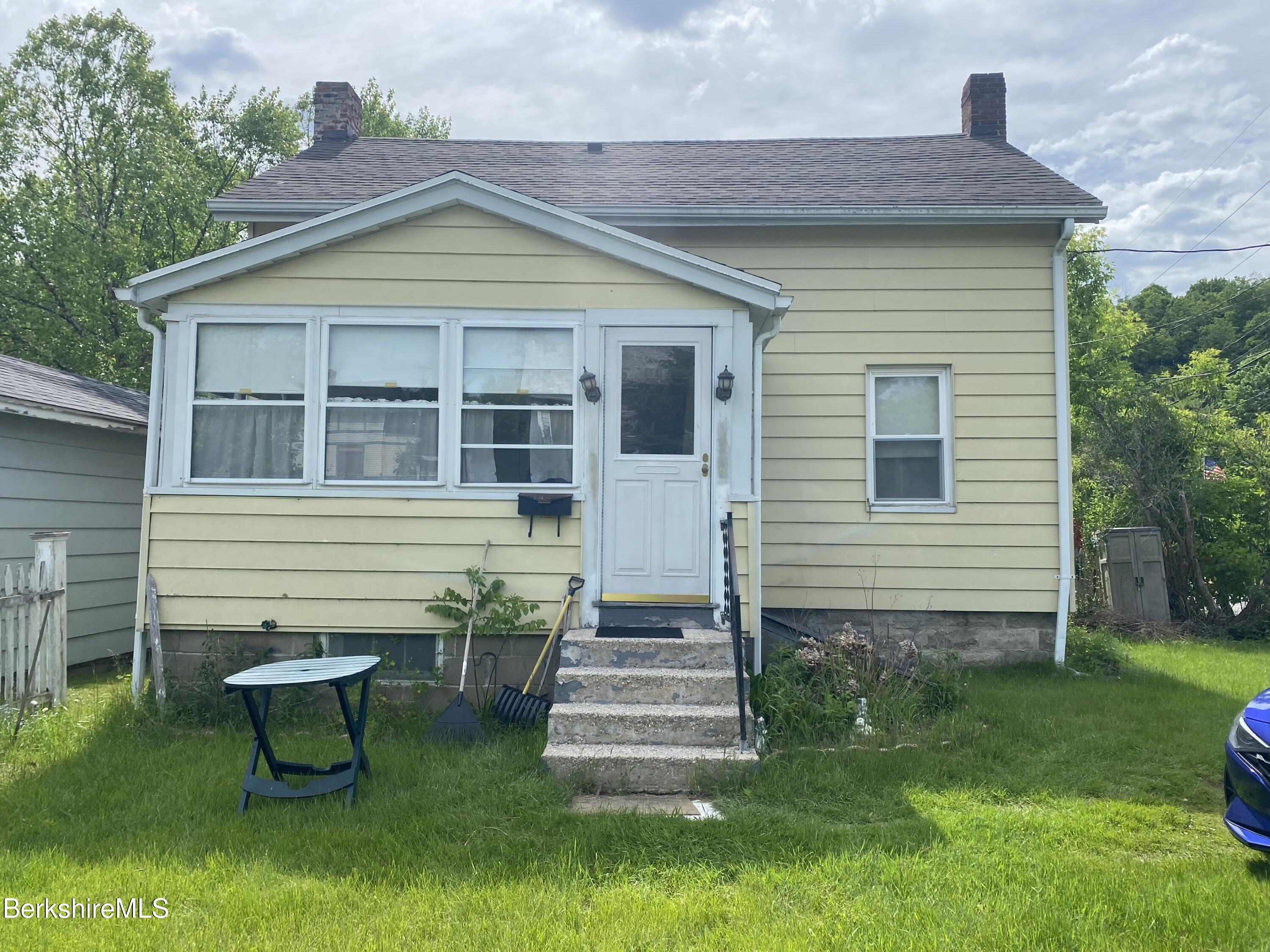 100 Canal St, Lee, Massachusetts image 1