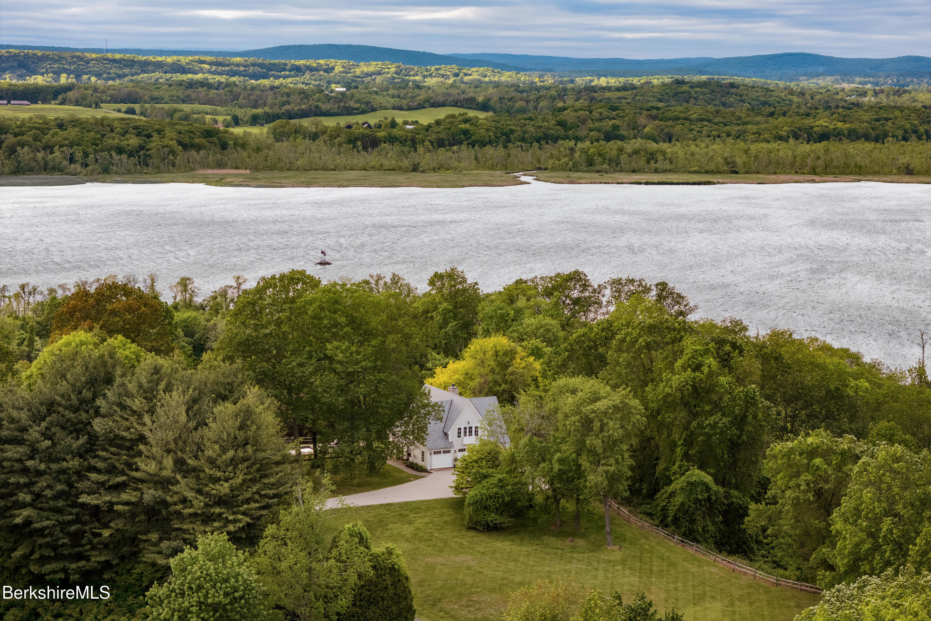 49 Sunset Cir, Germantown, New York image 3