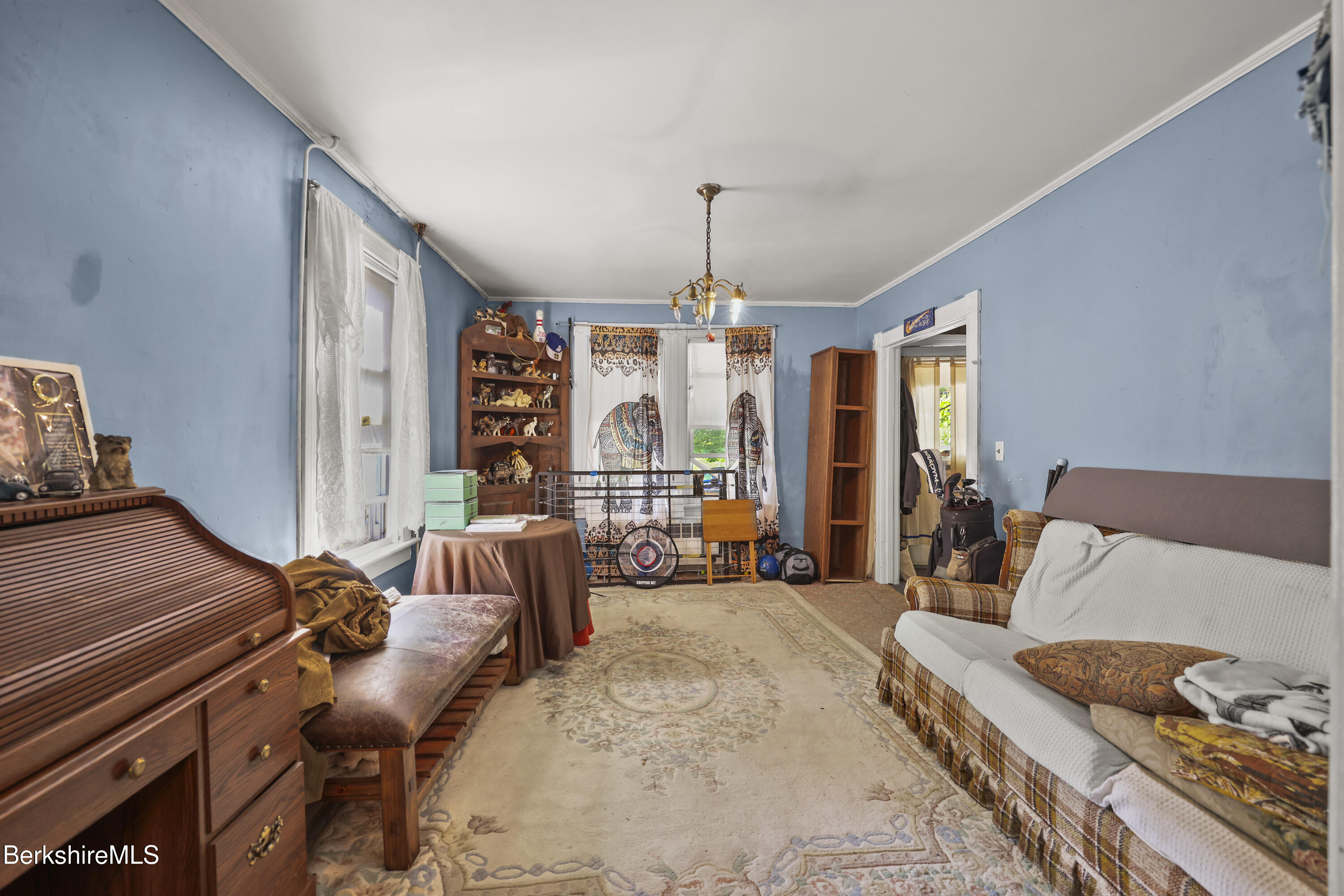 Great Barrington, Massachusetts 01230, United States, 4 Bedrooms Bedrooms, ,1 BathroomBathrooms,Residential,Pending,194829