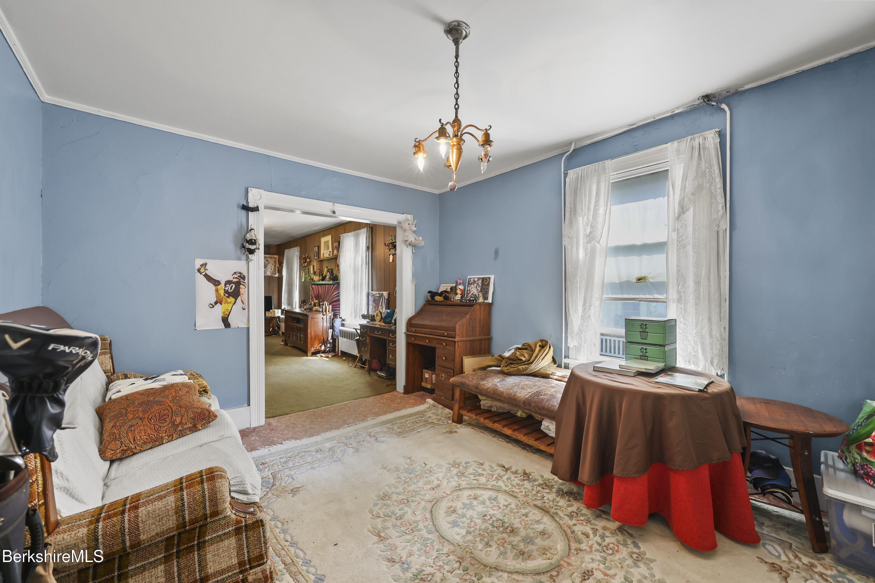 Great Barrington, Massachusetts 01230, United States, 4 Bedrooms Bedrooms, ,1 BathroomBathrooms,Residential,Pending,194829