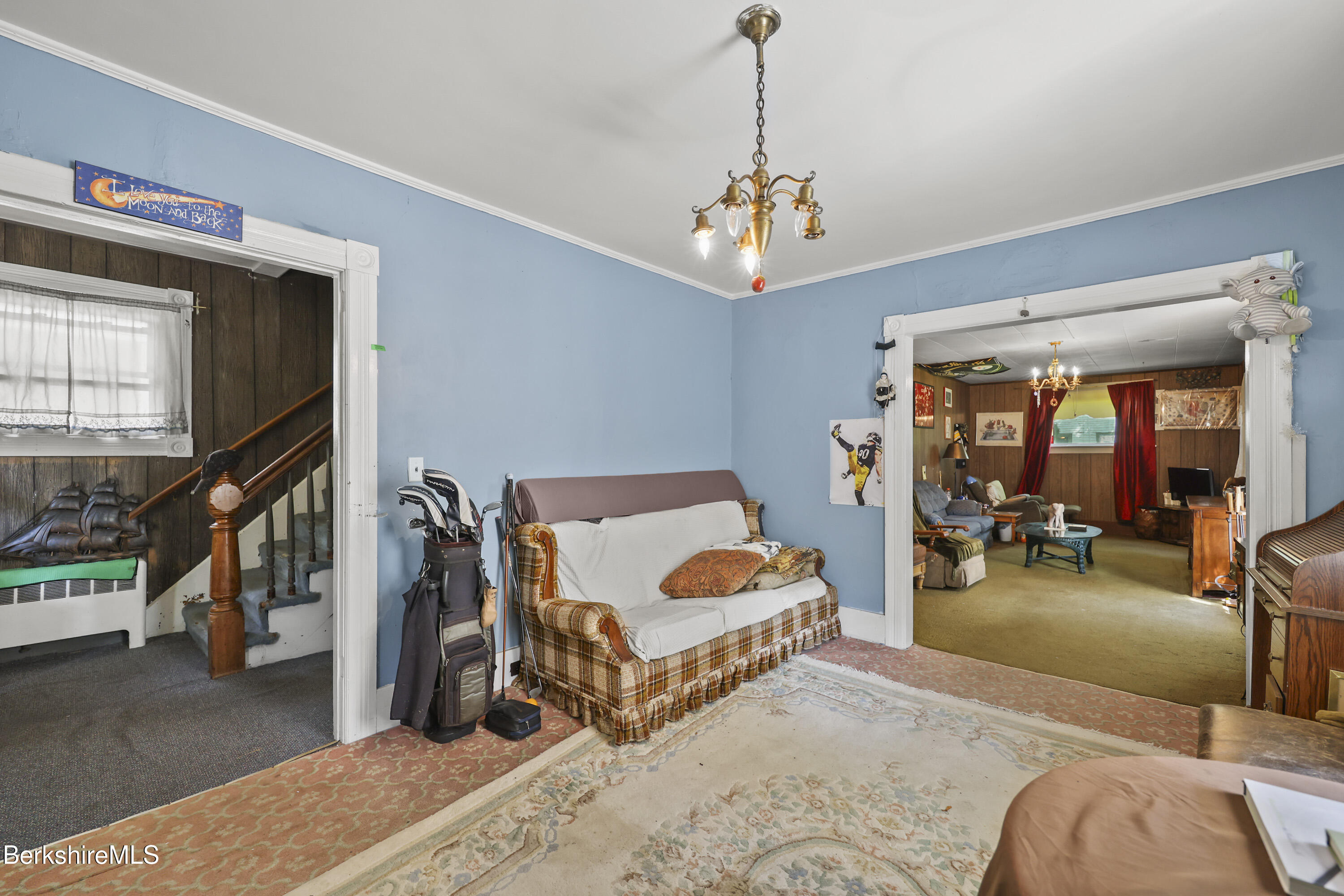 Great Barrington, Massachusetts 01230, United States, 4 Bedrooms Bedrooms, ,1 BathroomBathrooms,Residential,Pending,194829