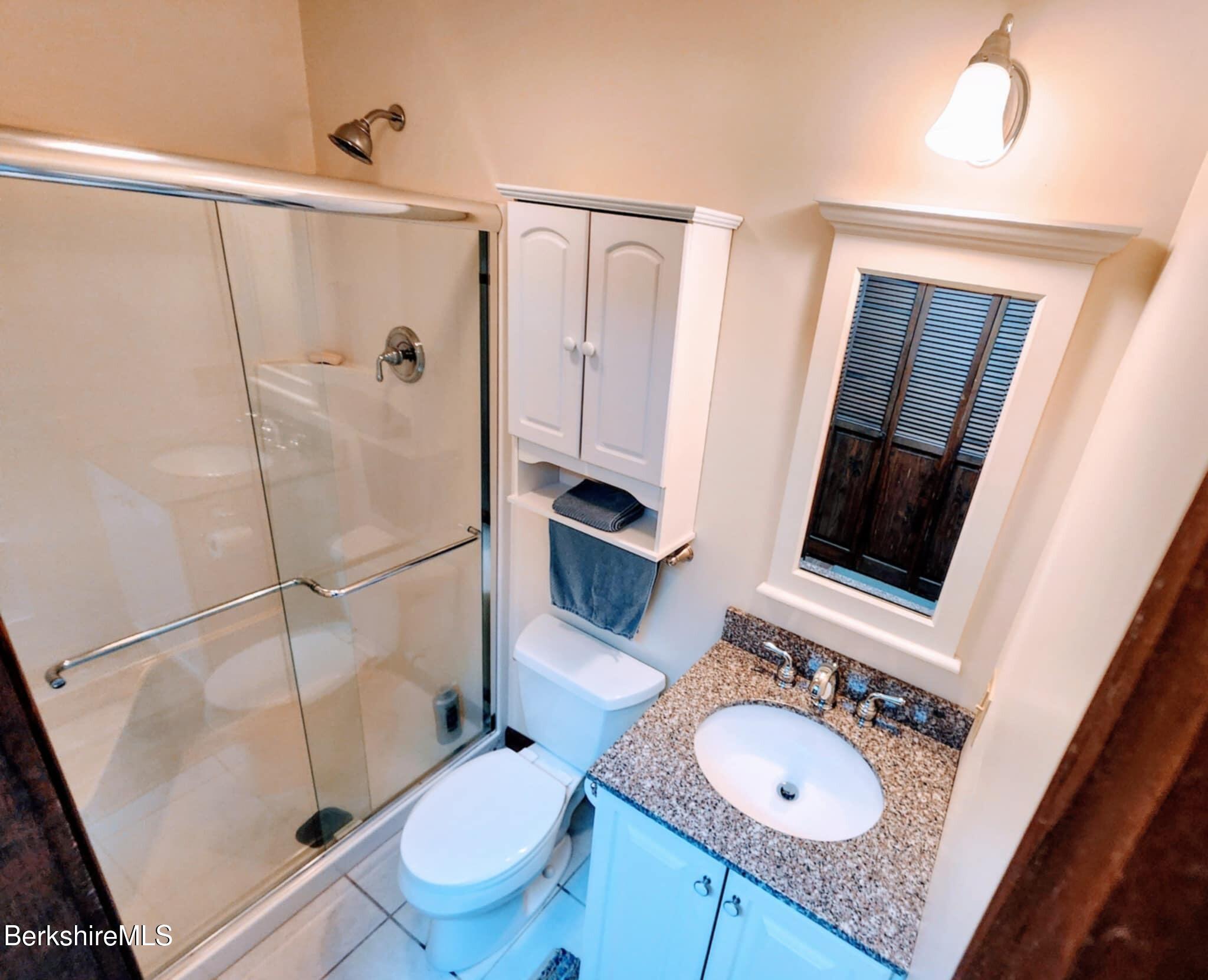 Pittsfield, Massachusetts 01201, United States, 3 Bedrooms Bedrooms, ,3 BathroomsBathrooms,Residential,Active,142530