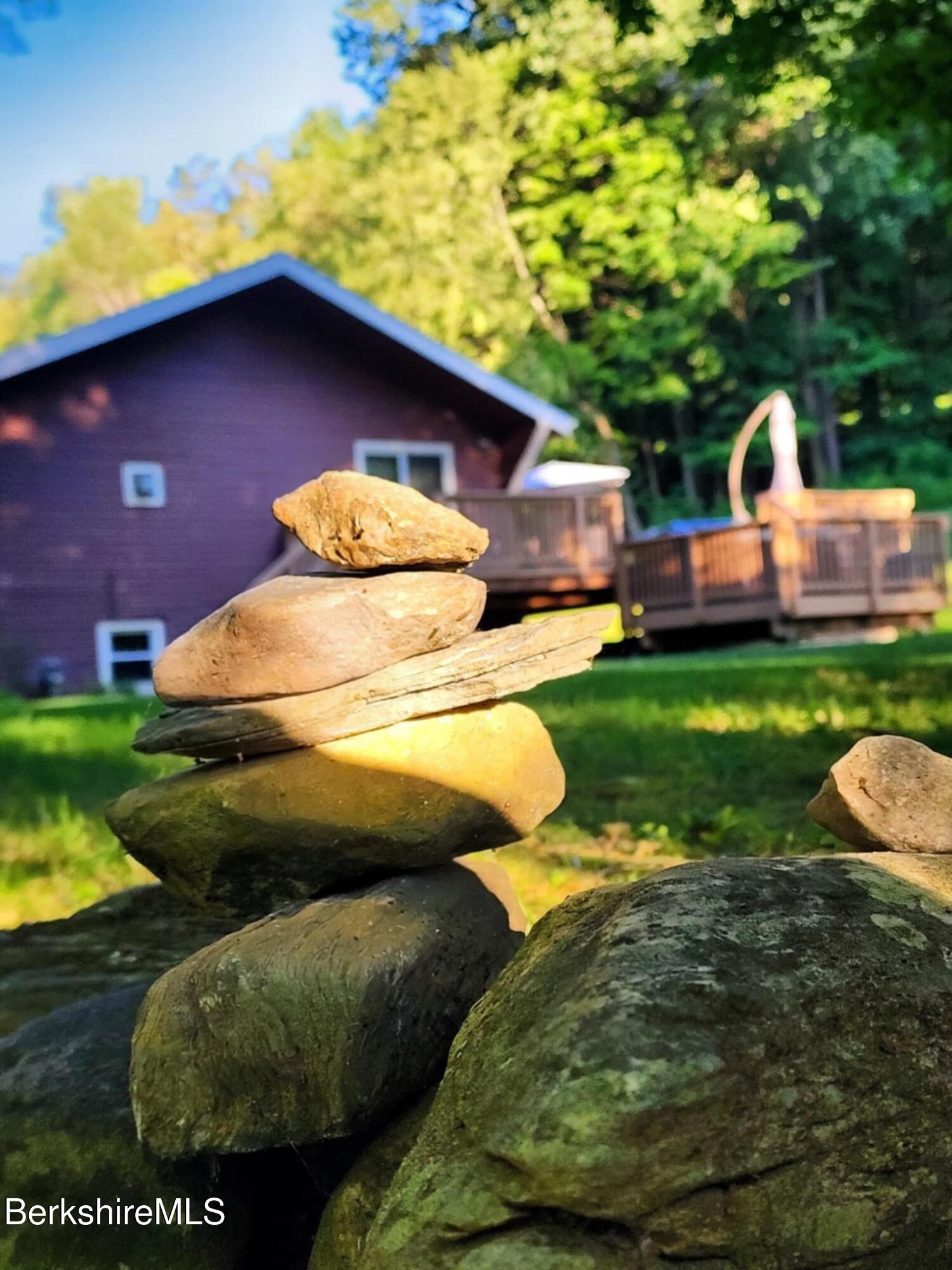 Pittsfield, Massachusetts 01201, United States, 3 Bedrooms Bedrooms, ,3 BathroomsBathrooms,Residential,Active,142530