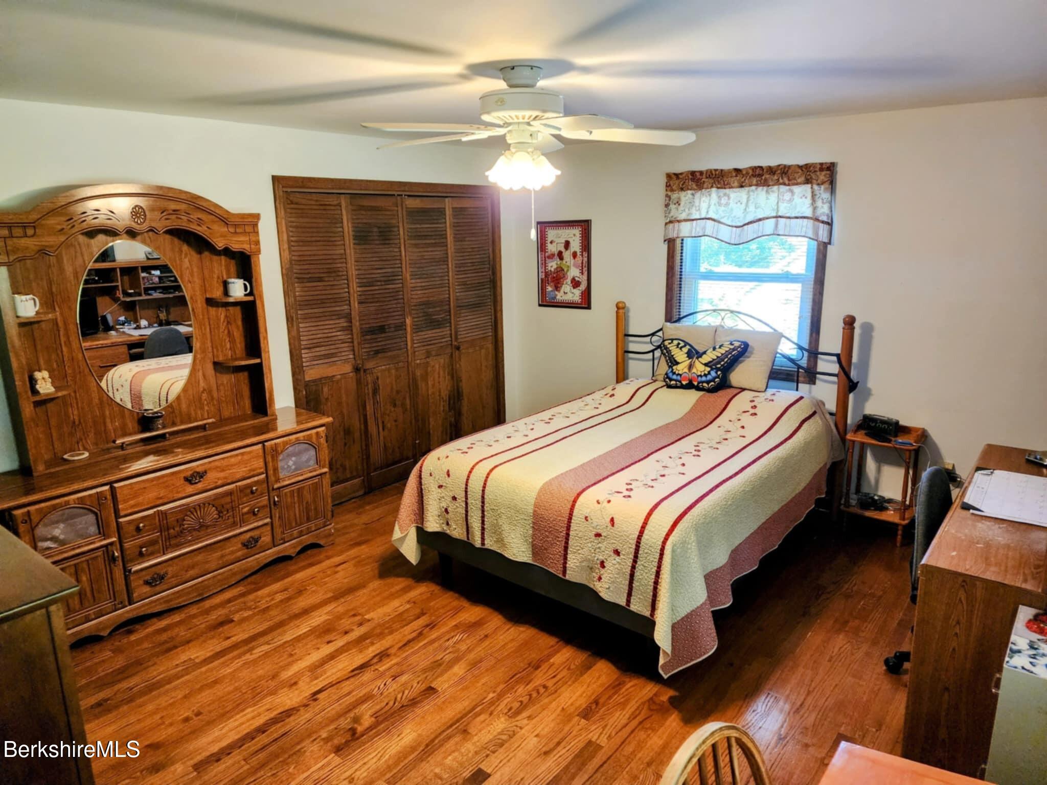 Pittsfield, Massachusetts 01201, United States, 3 Bedrooms Bedrooms, ,3 BathroomsBathrooms,Residential,Active,142530