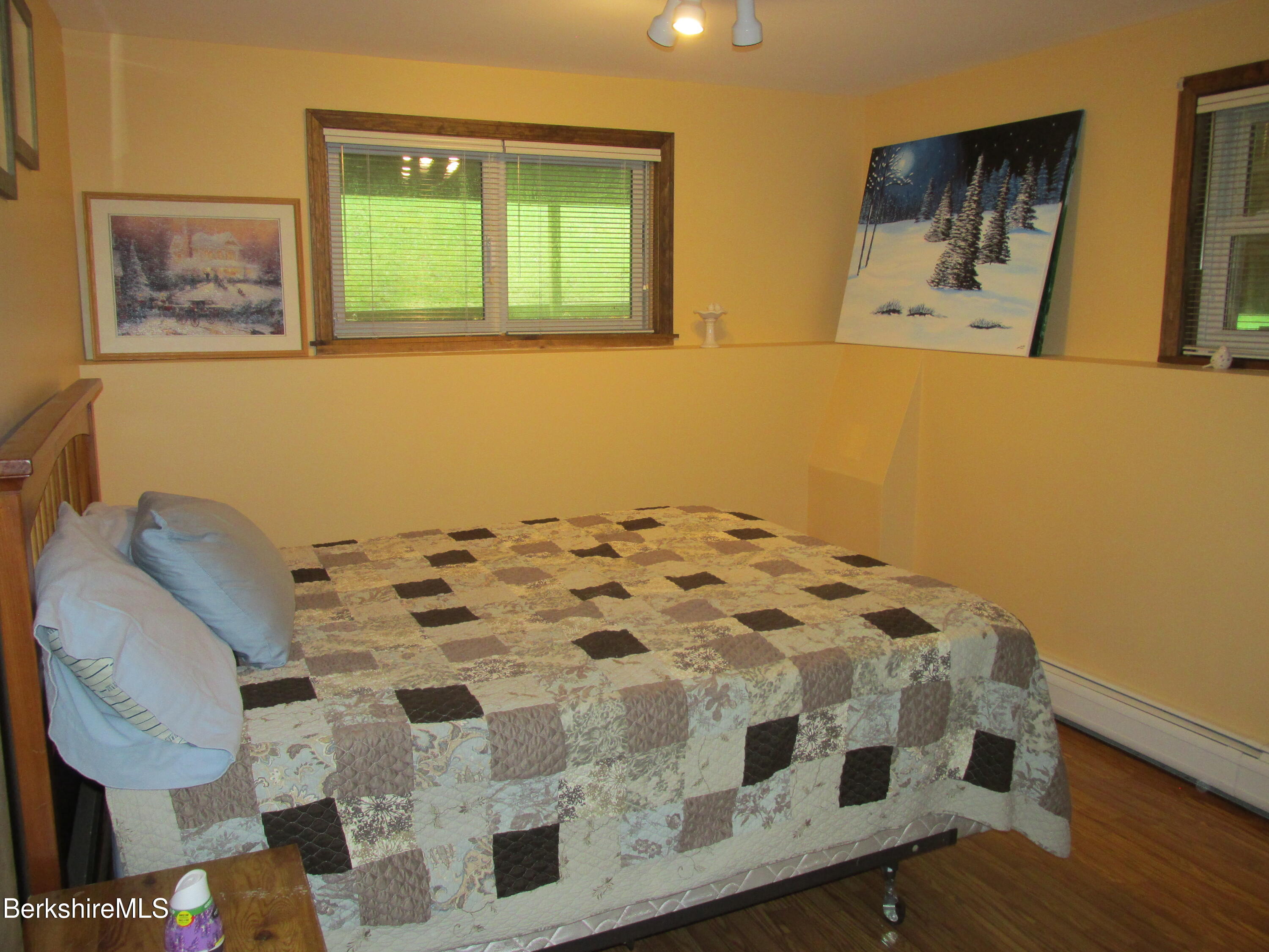 Pittsfield, Massachusetts 01201, United States, 3 Bedrooms Bedrooms, ,3 BathroomsBathrooms,Residential,Active,142530