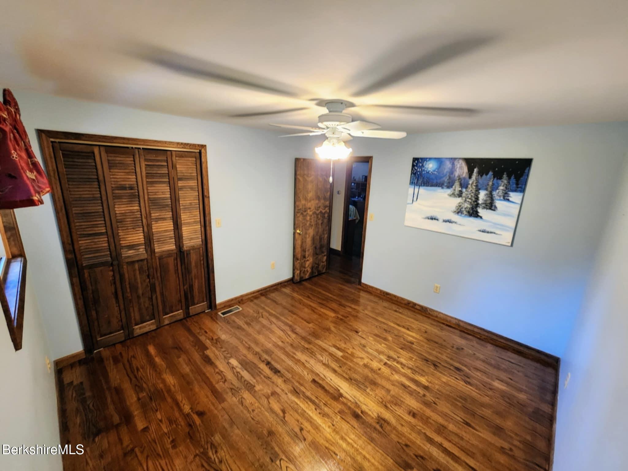 Pittsfield, Massachusetts 01201, United States, 3 Bedrooms Bedrooms, ,3 BathroomsBathrooms,Residential,Active,142530