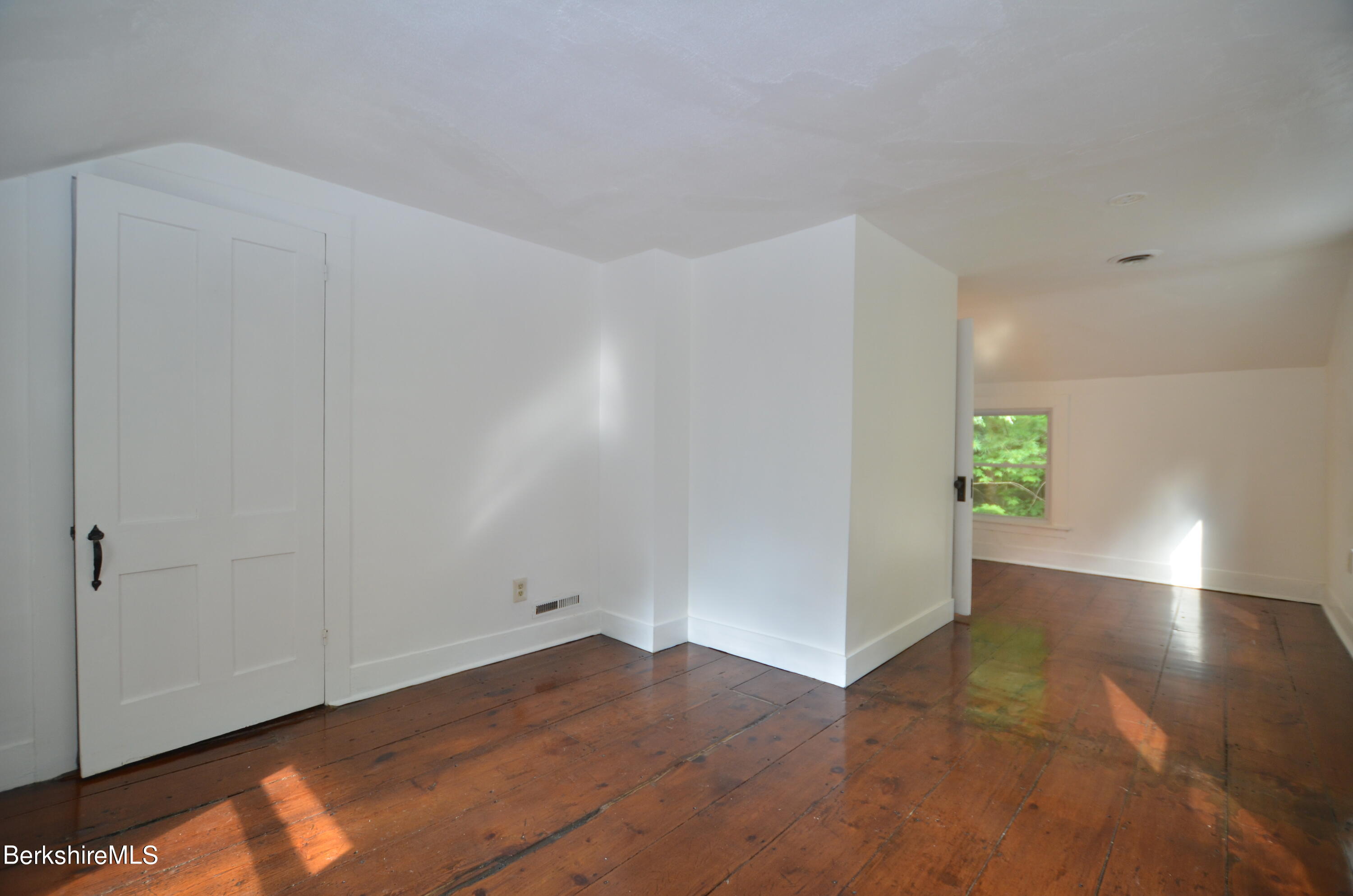 190 Willow St, Lee, Massachusetts image 30