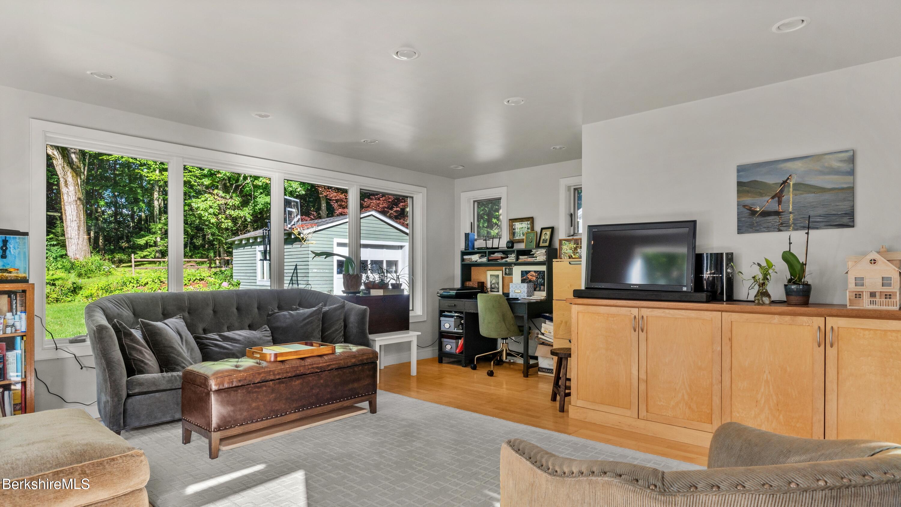 230 Prospect St, Great Barrington, Texas image 11