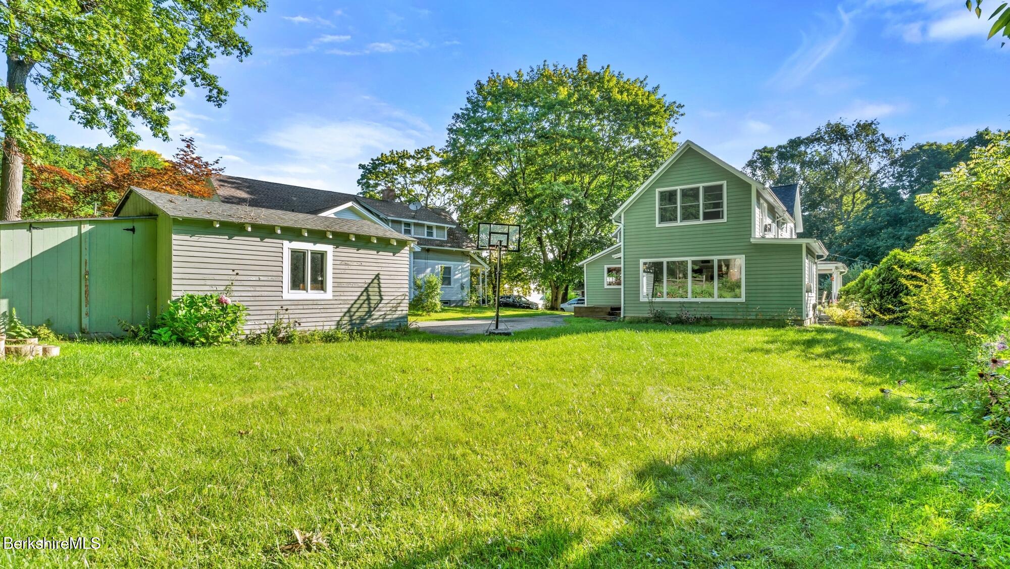 230 Prospect St, Great Barrington, Texas image 3