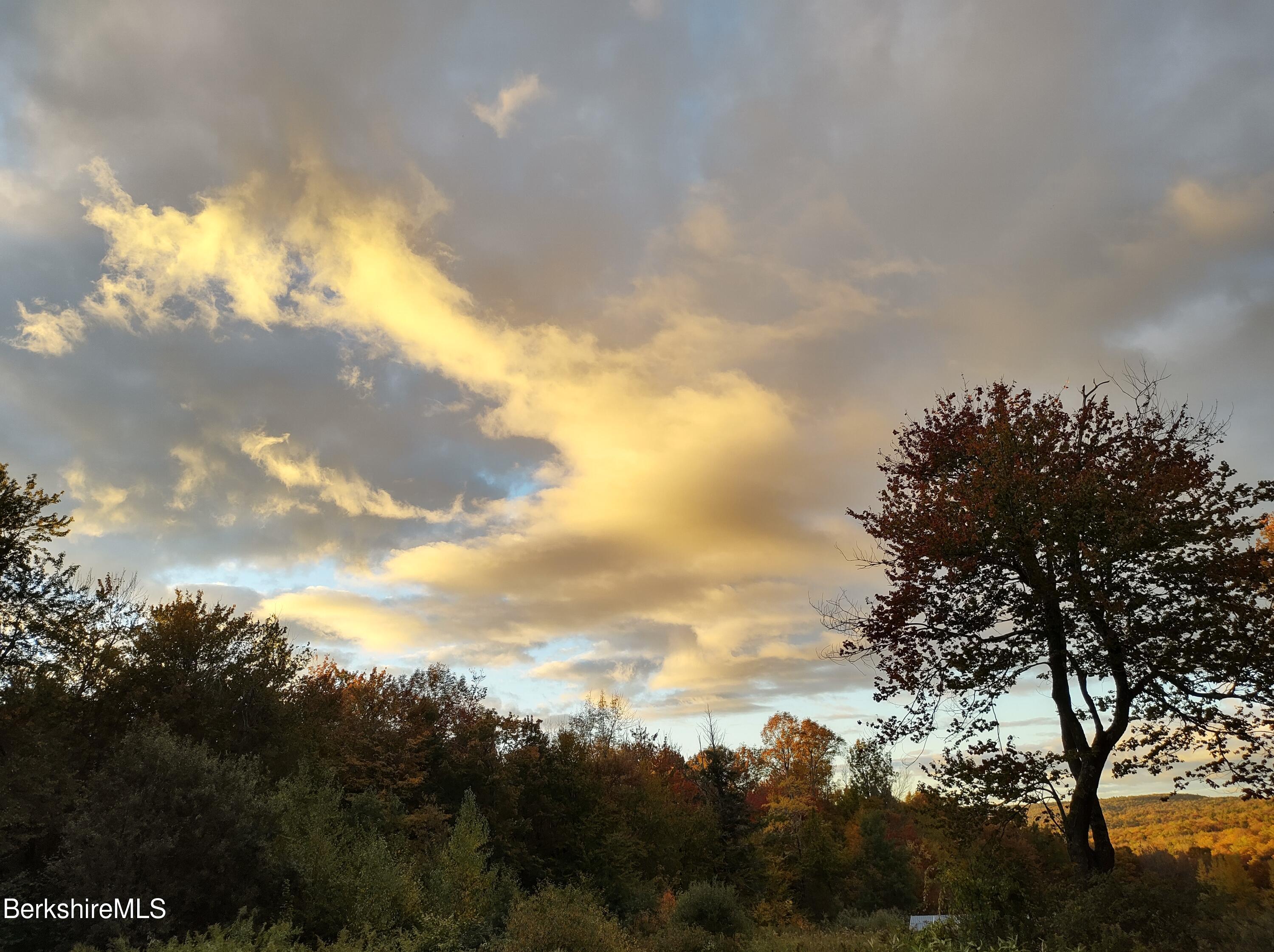 Johnny Cake Hill Rd, Middlefield, Massachusetts image 9