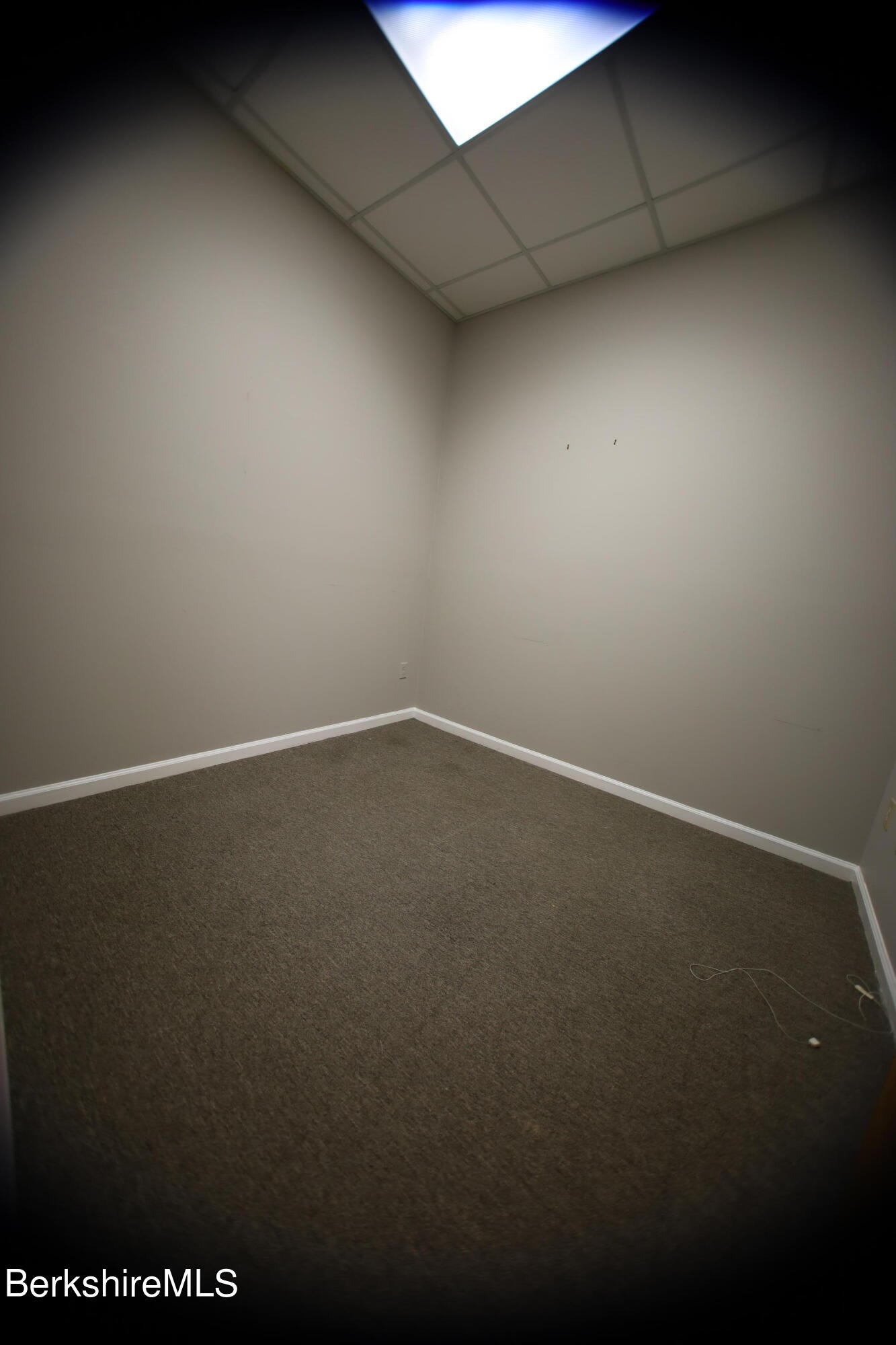 Pittsfield, Massachusetts 01201, United States, ,2 BathroomsBathrooms,Residential,Active,67117