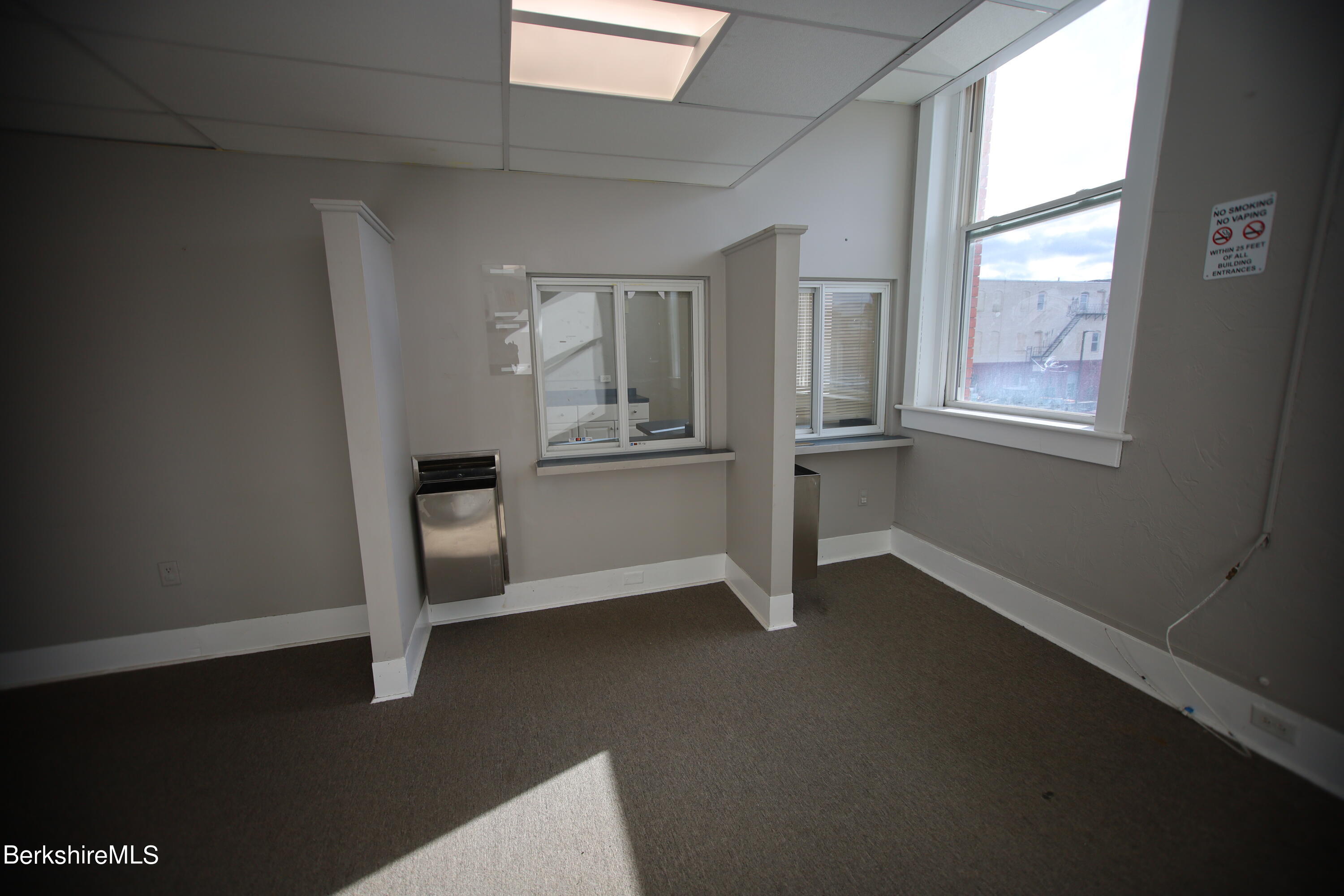 Pittsfield, Massachusetts 01201, United States, ,2 BathroomsBathrooms,Residential,Active,67117